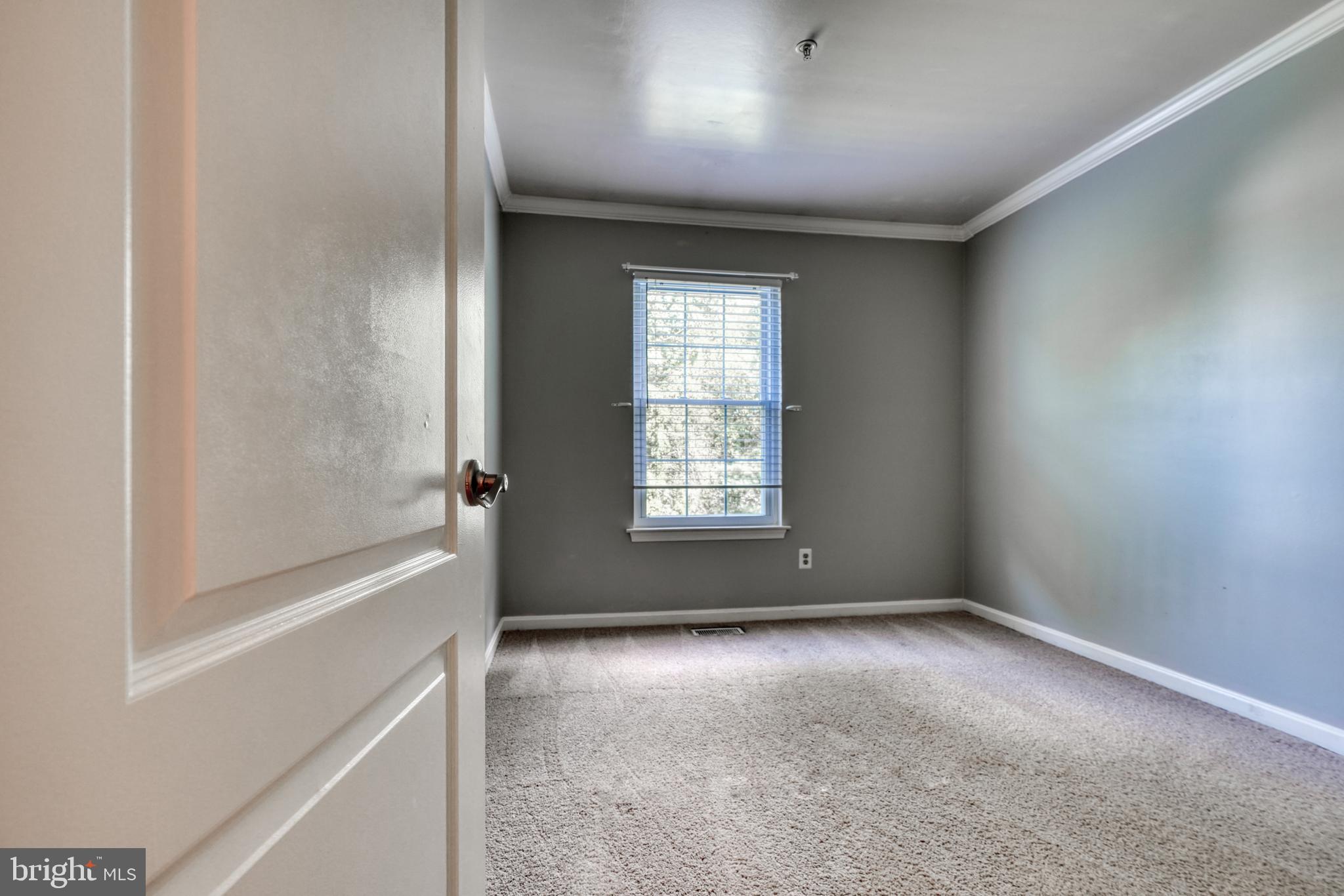 CONSTANT FRIENDSHIP - Residential