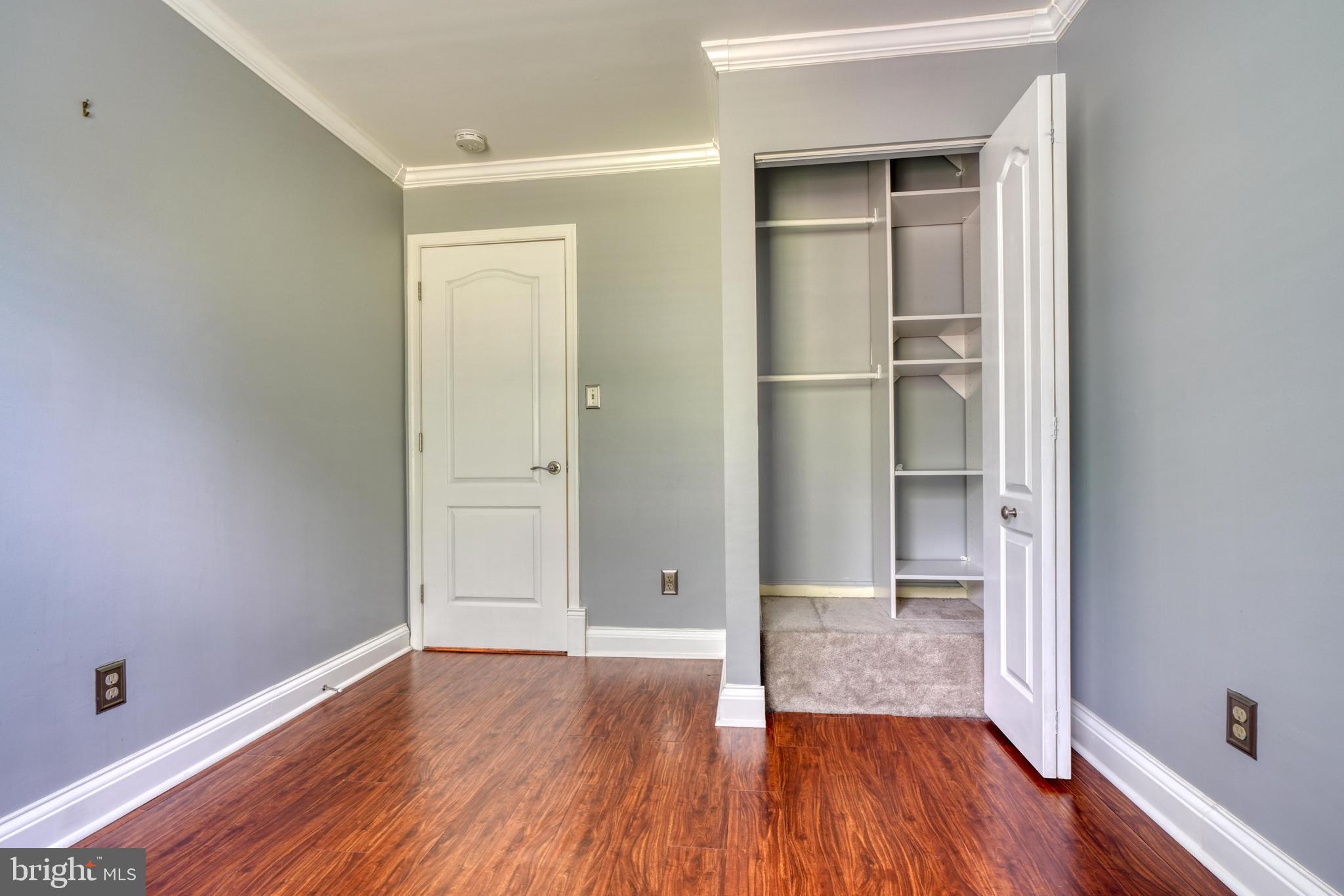 CONSTANT FRIENDSHIP - Residential