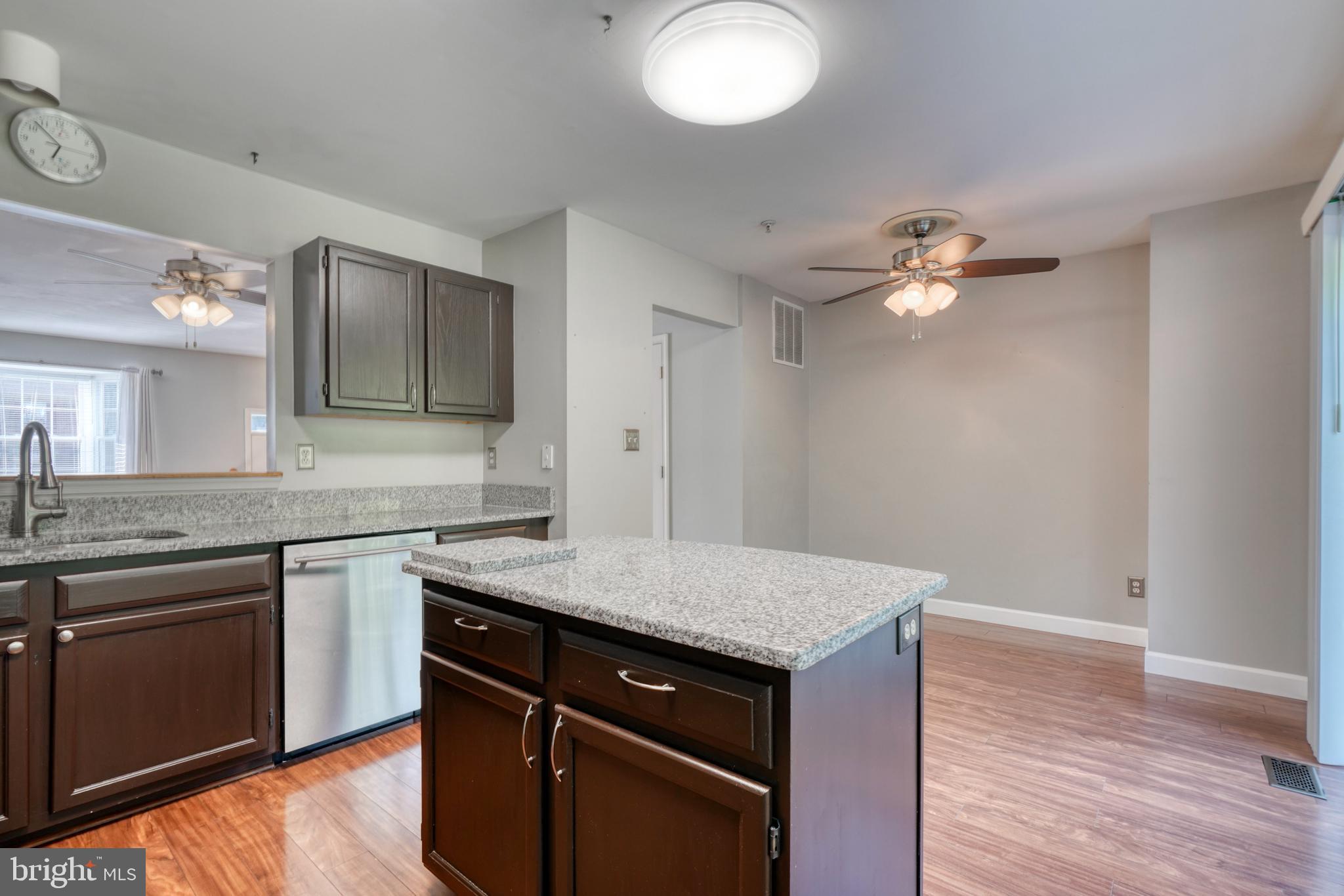 CONSTANT FRIENDSHIP - Residential