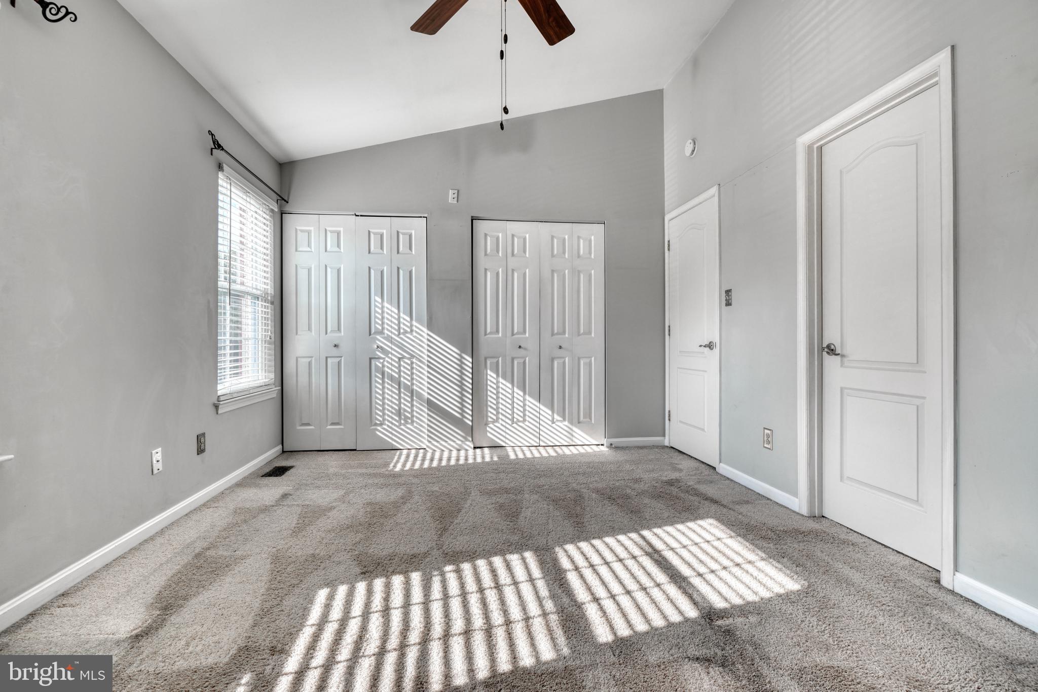 CONSTANT FRIENDSHIP - Residential