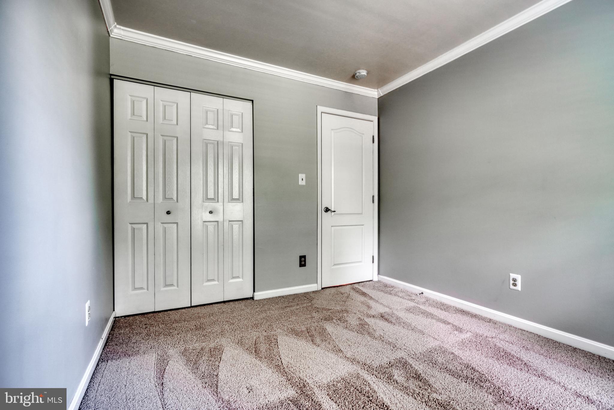 CONSTANT FRIENDSHIP - Residential