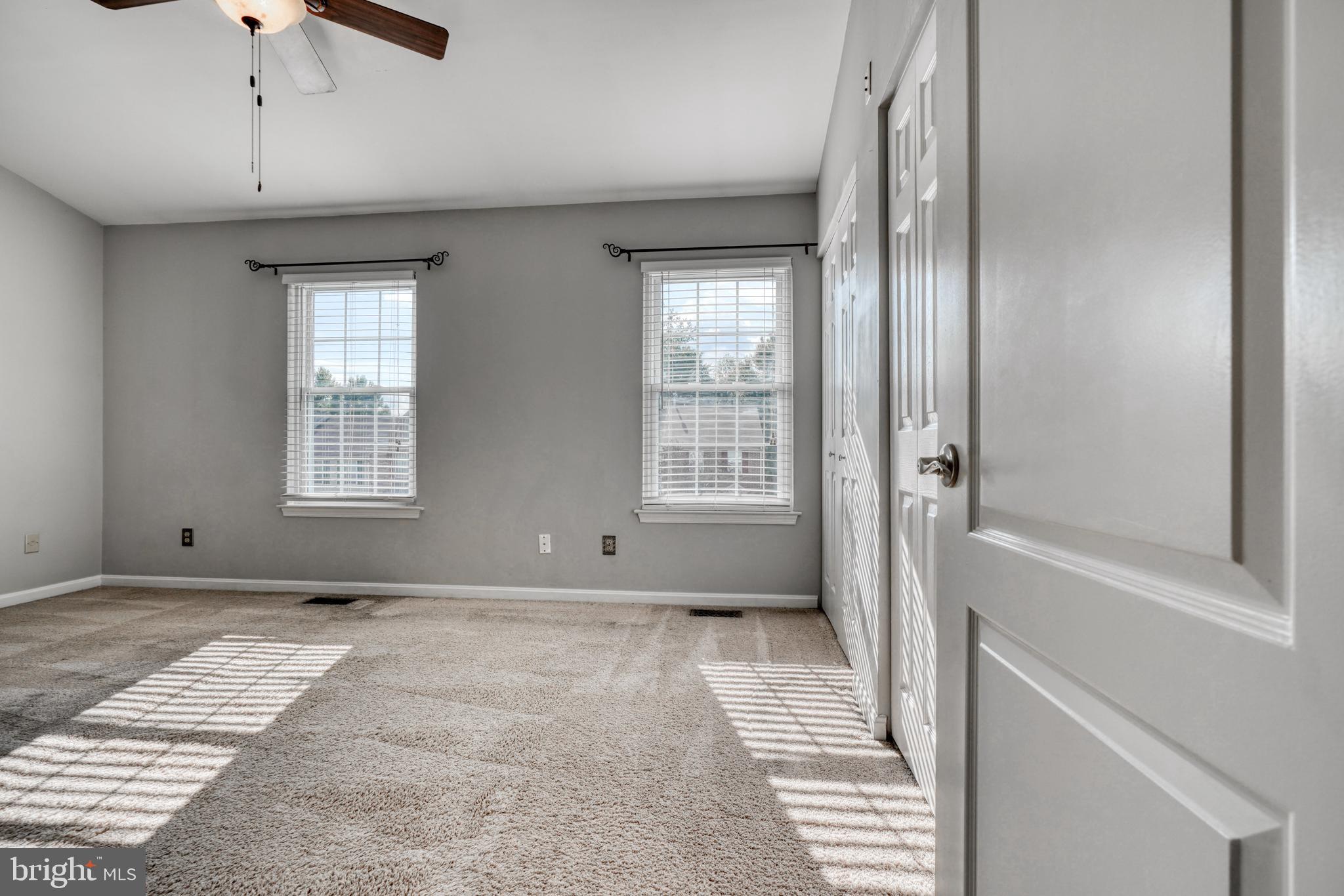 CONSTANT FRIENDSHIP - Residential