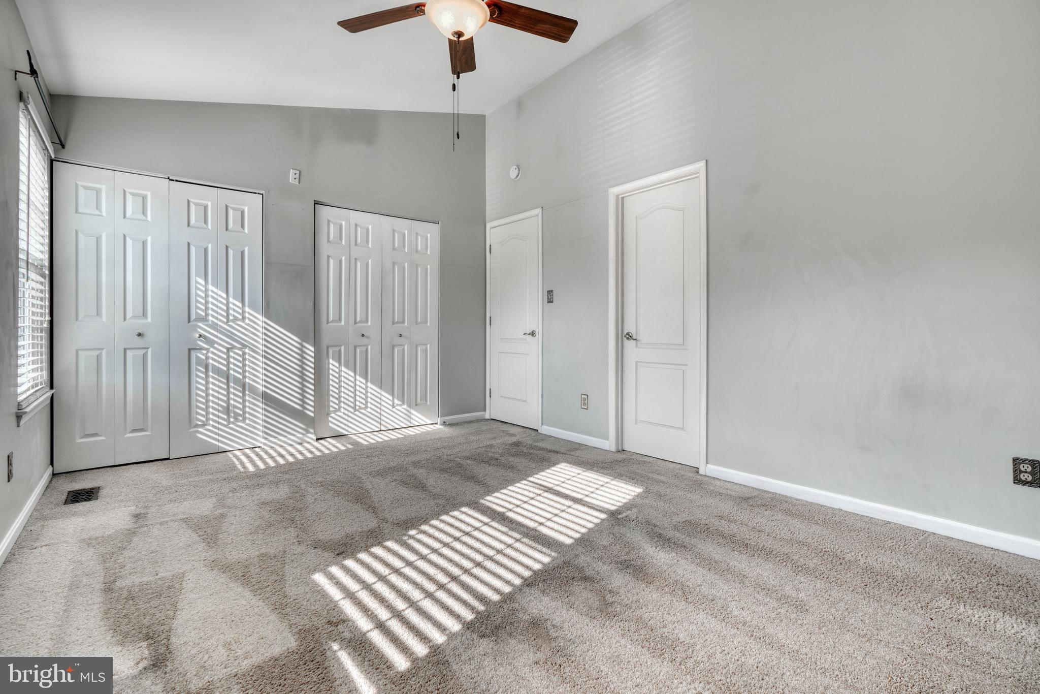 CONSTANT FRIENDSHIP - Residential