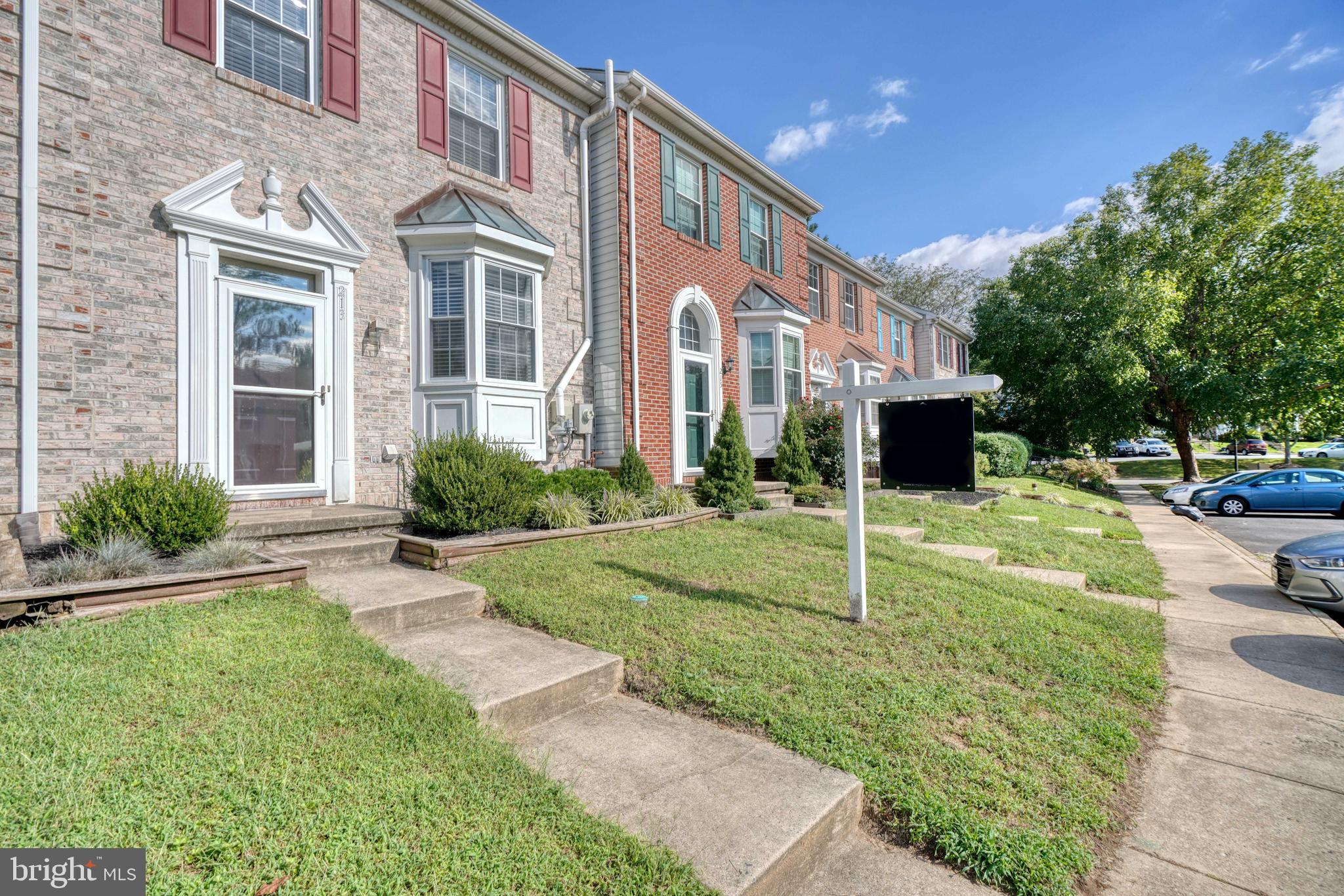 CONSTANT FRIENDSHIP - Residential