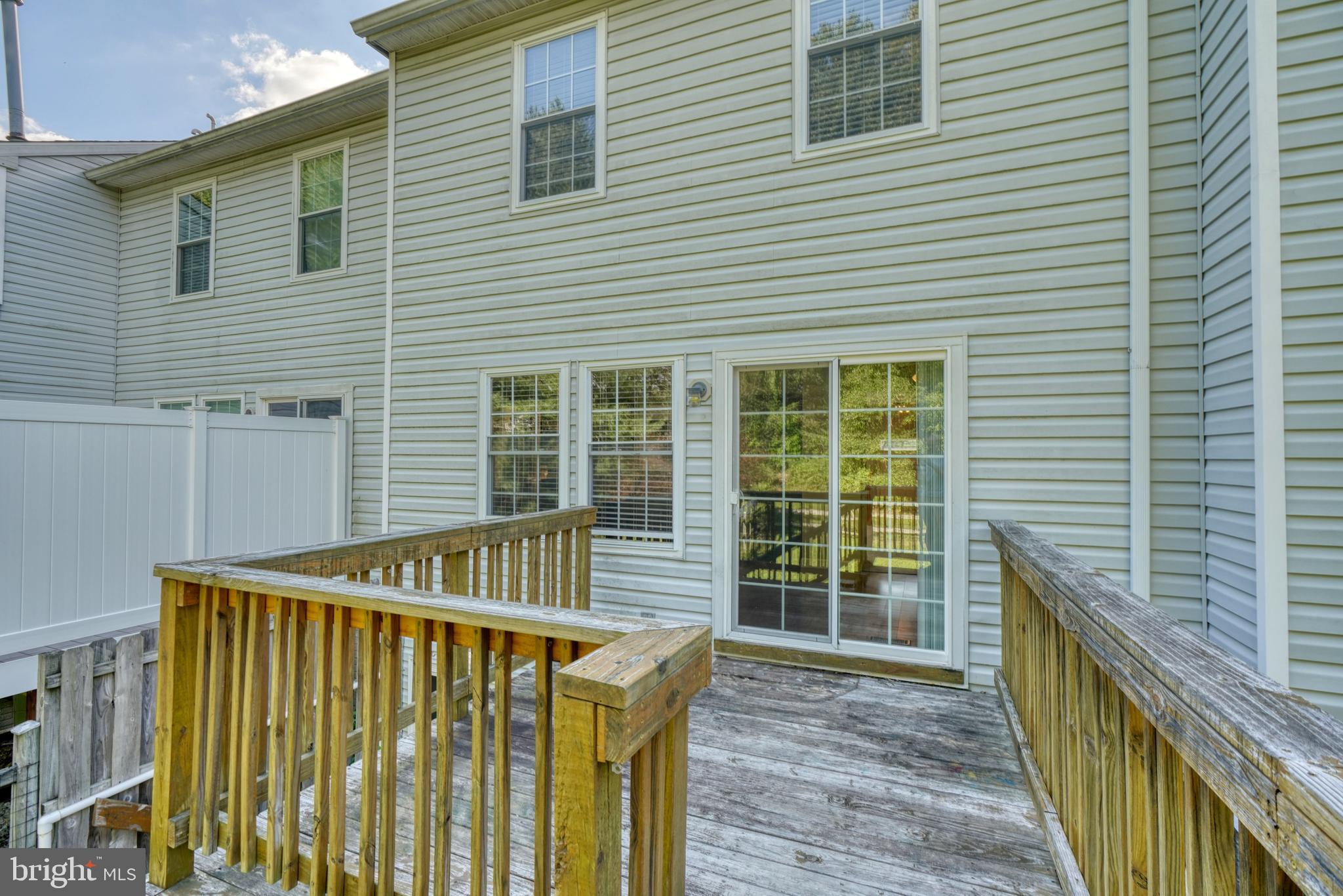 CONSTANT FRIENDSHIP - Residential