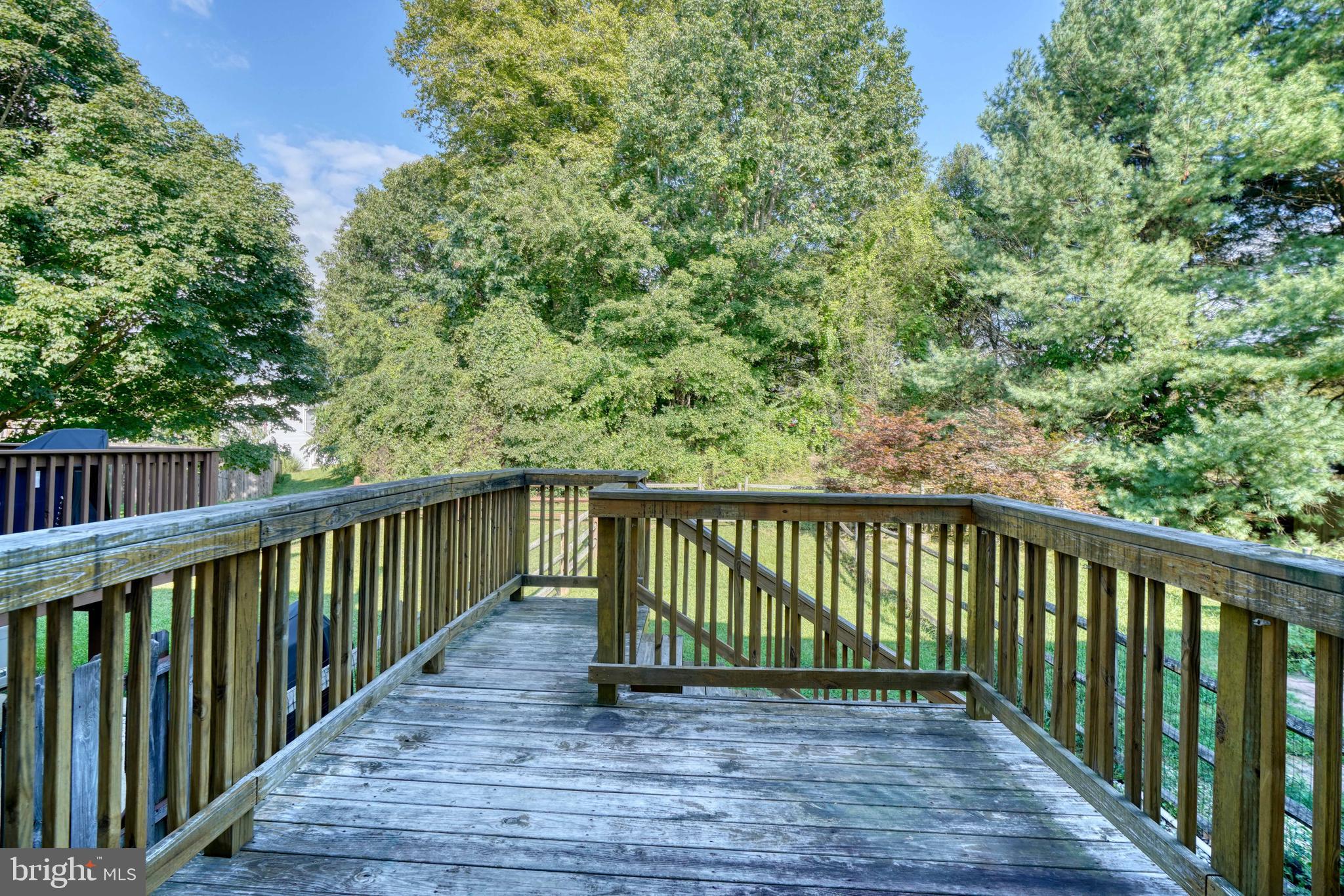 CONSTANT FRIENDSHIP - Residential