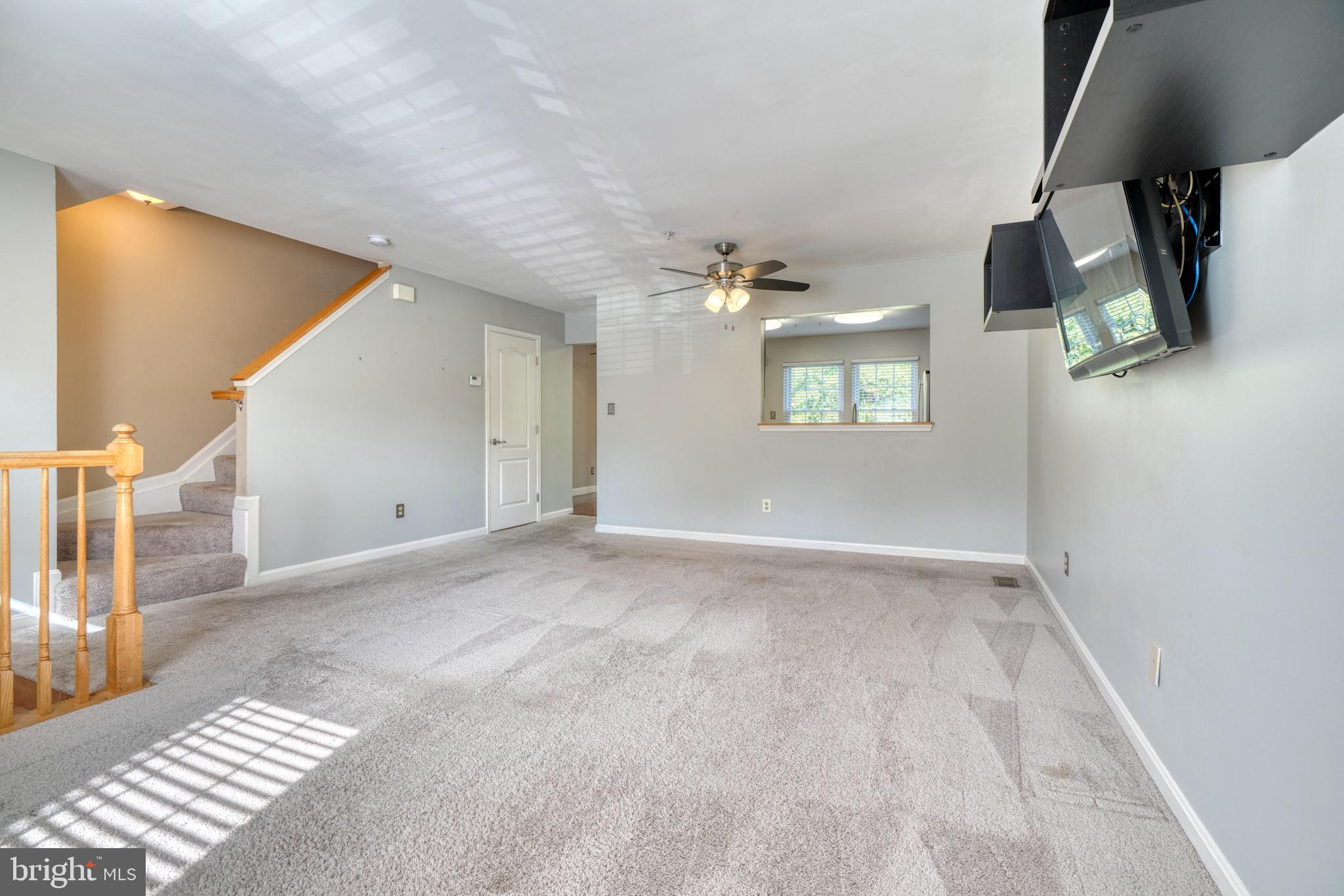 CONSTANT FRIENDSHIP - Residential