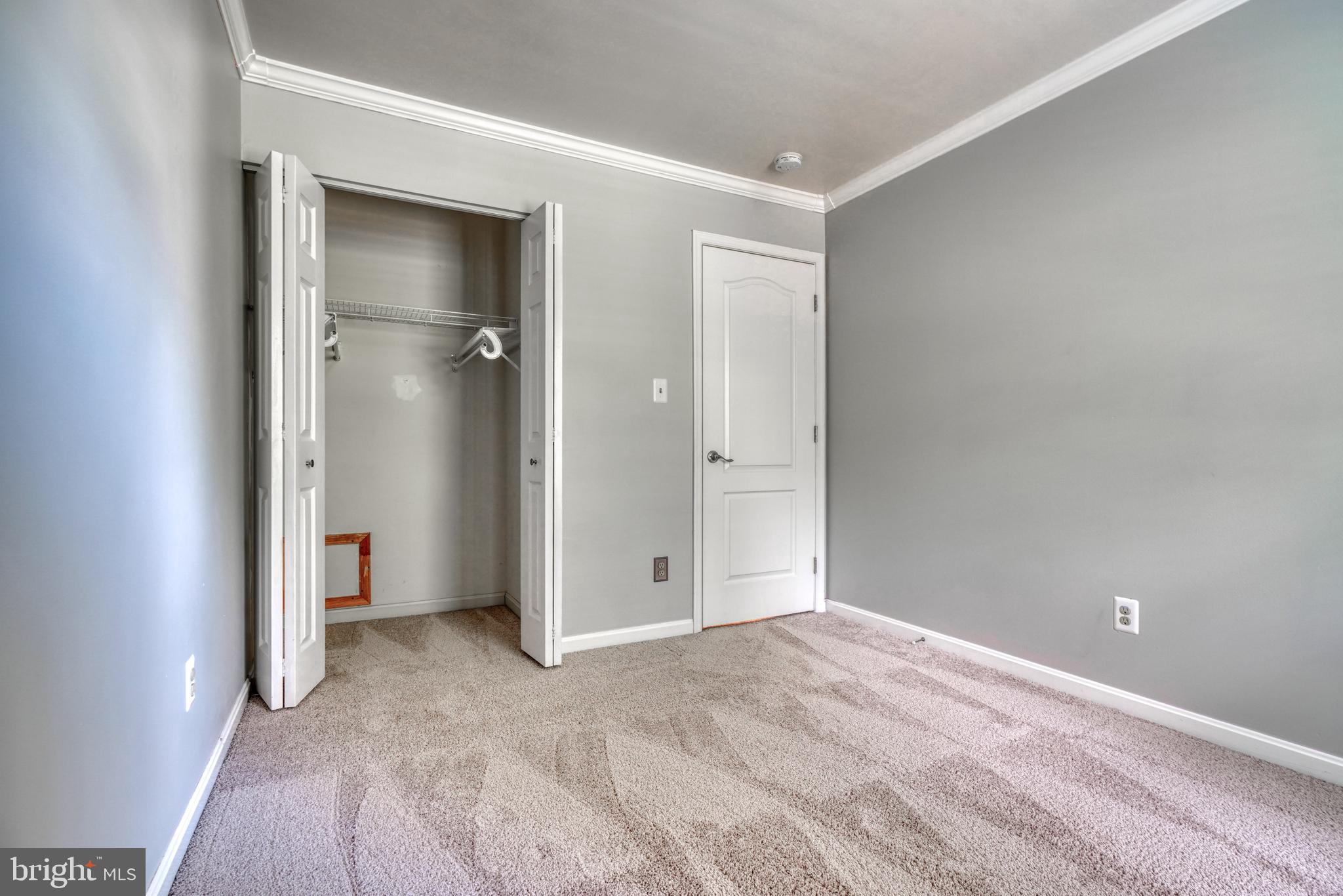 CONSTANT FRIENDSHIP - Residential