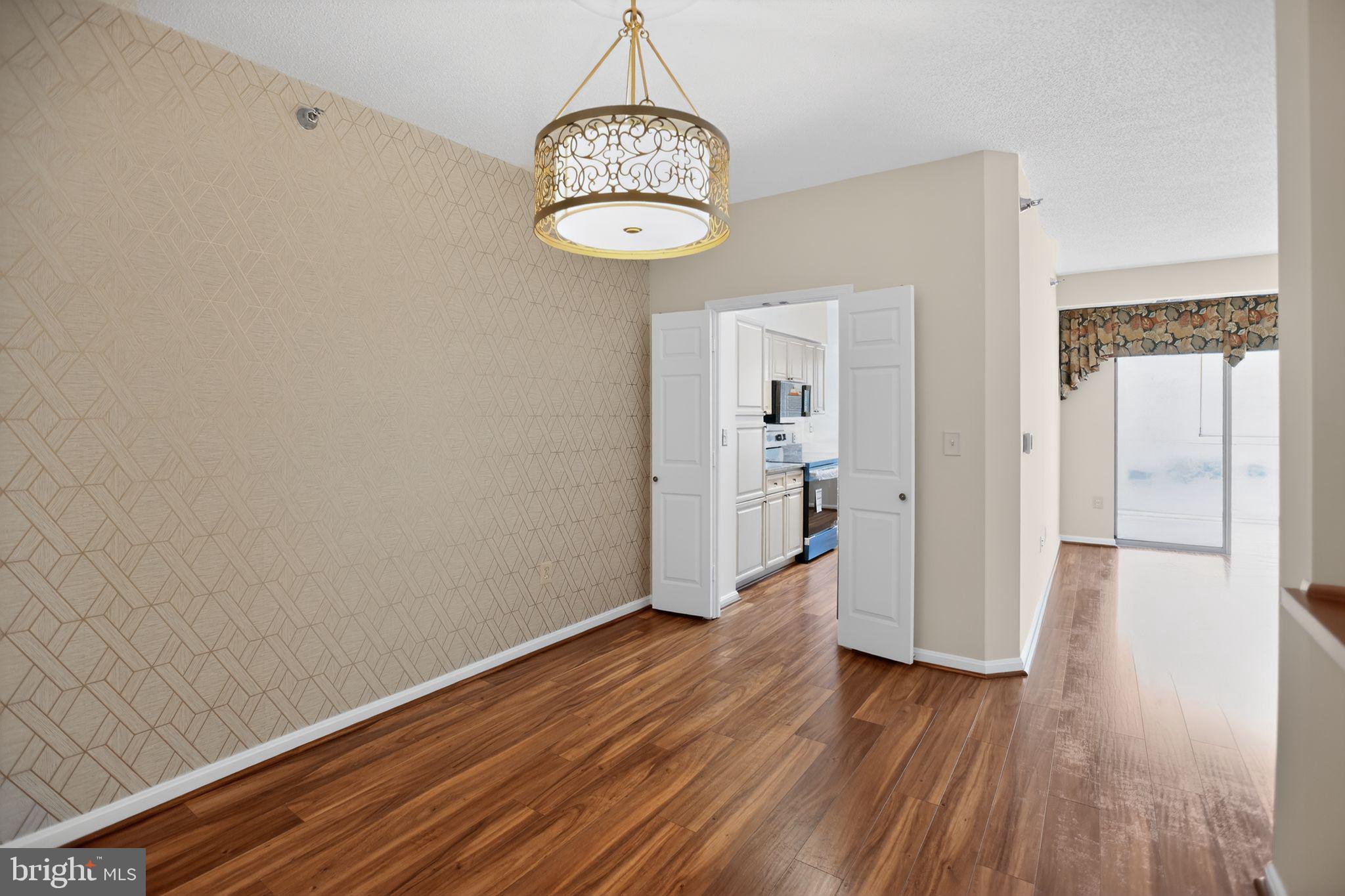 TURNBERRY COURTS AT LEIS - Residential
