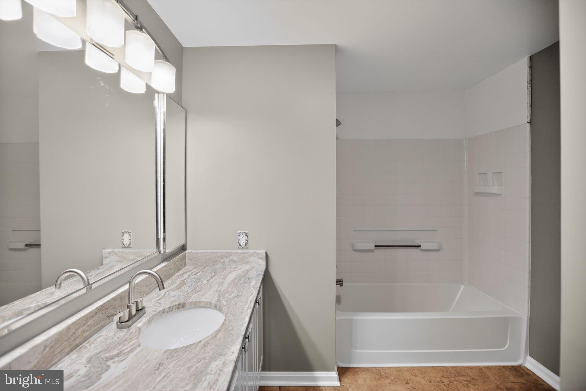 TURNBERRY COURTS AT LEIS - Residential
