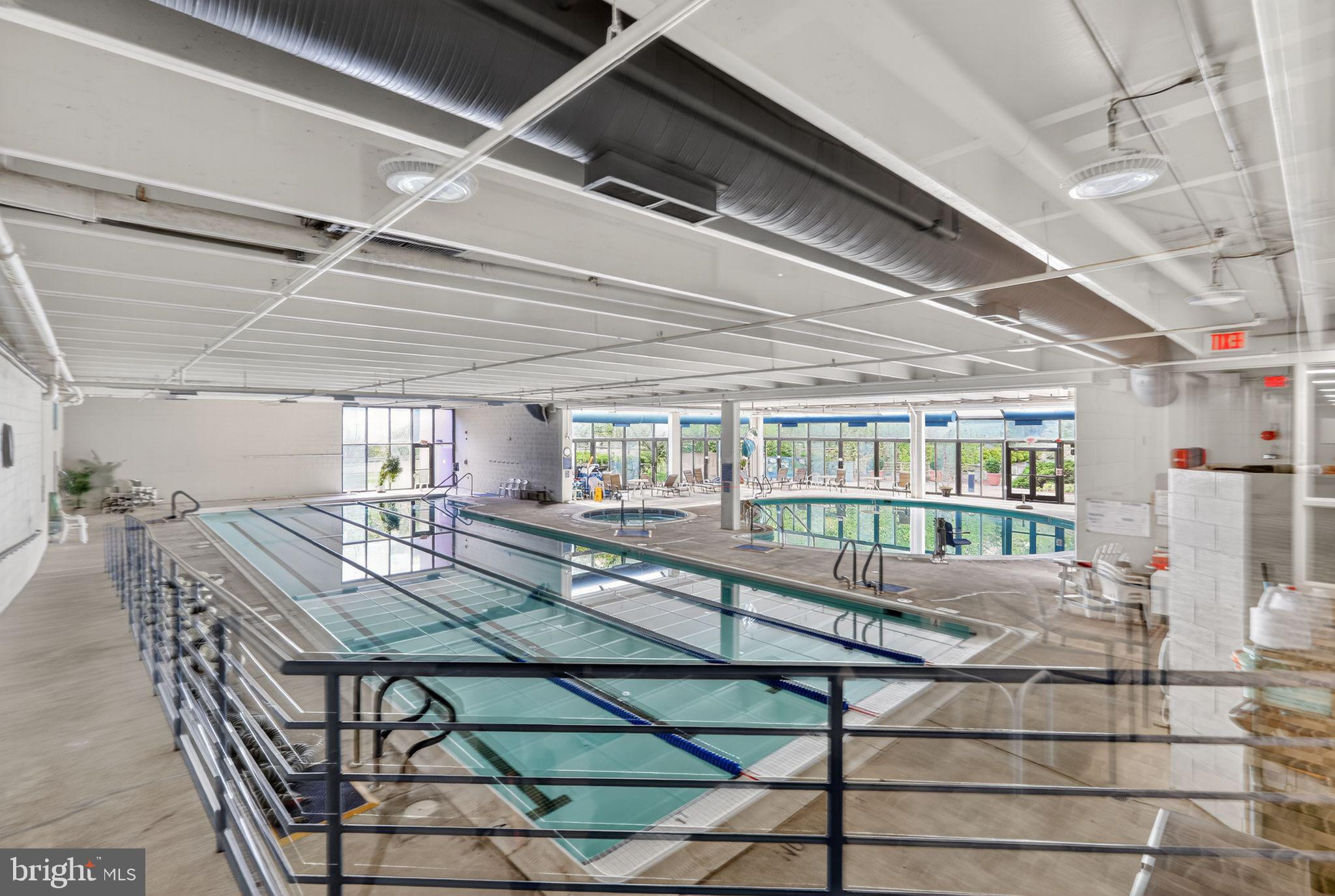 TURNBERRY COURTS AT LEIS - Residential
