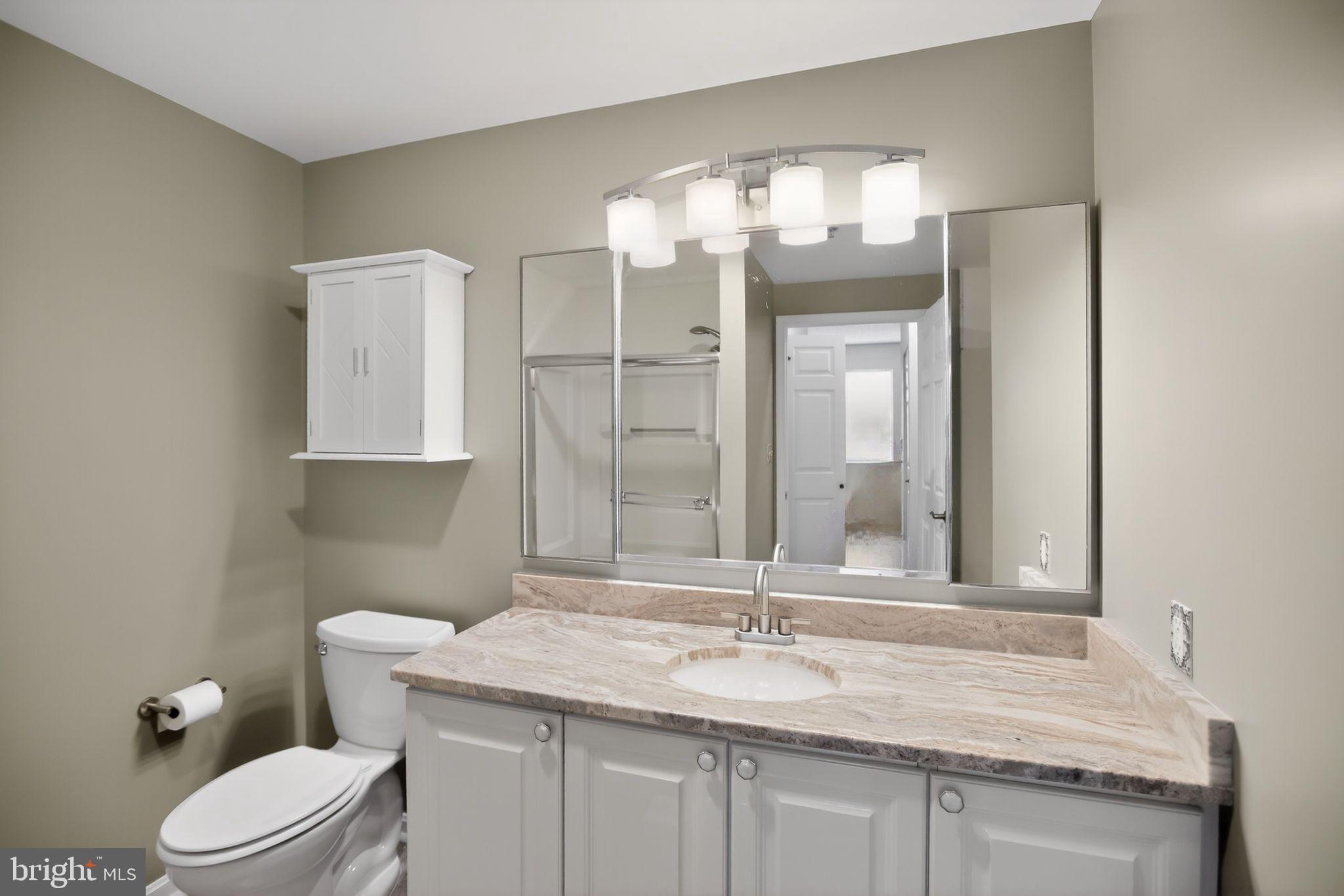 TURNBERRY COURTS AT LEIS - Residential