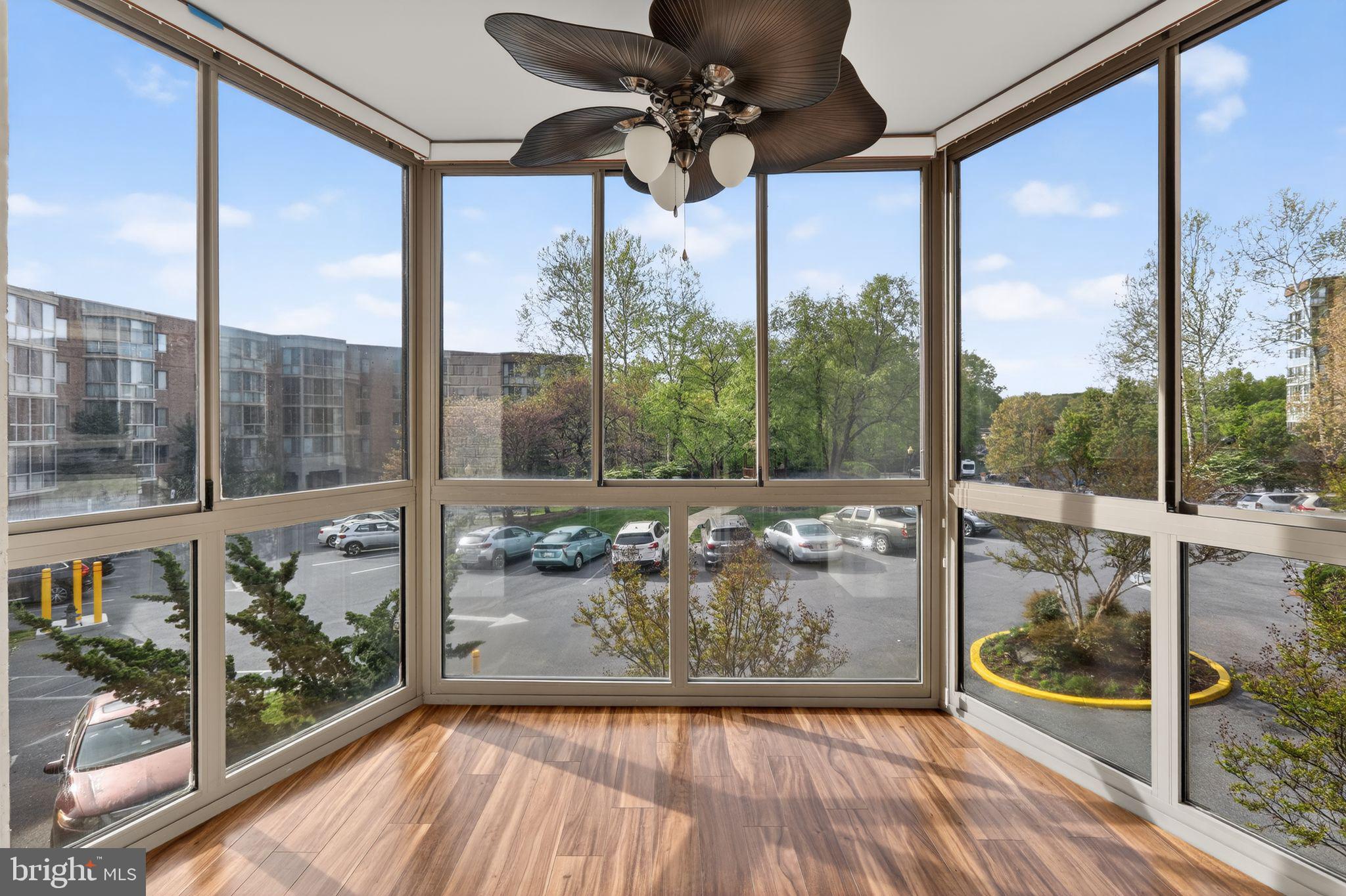 TURNBERRY COURTS AT LEIS - Residential