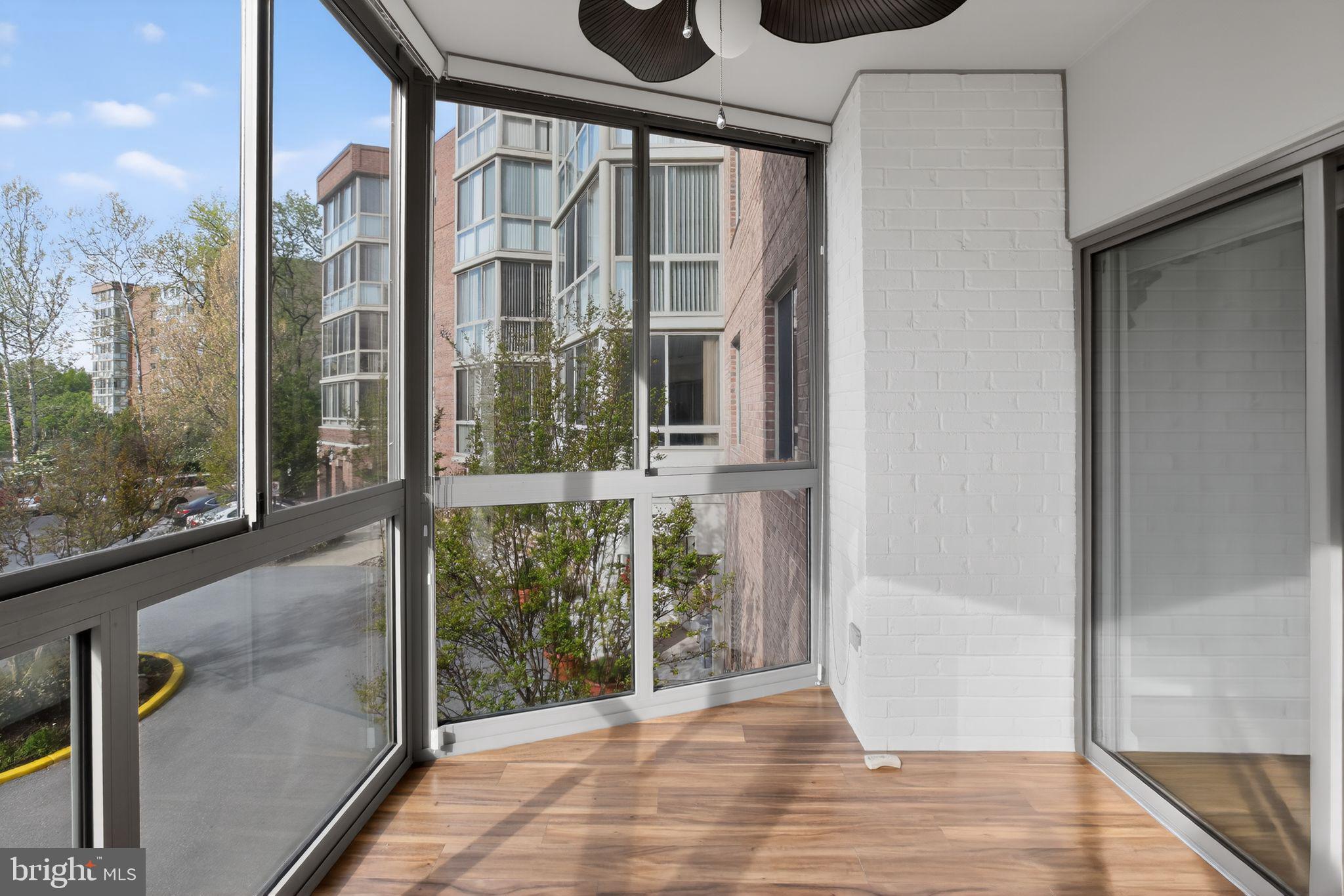 TURNBERRY COURTS AT LEIS - Residential