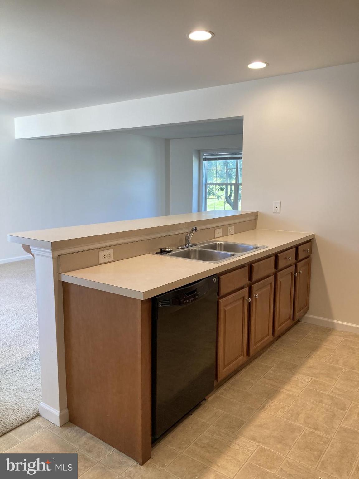 KISSEL HILL COMMONS - Residential