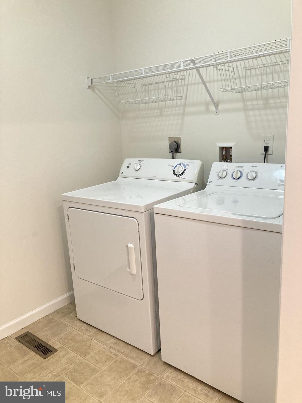 KISSEL HILL COMMONS - Residential