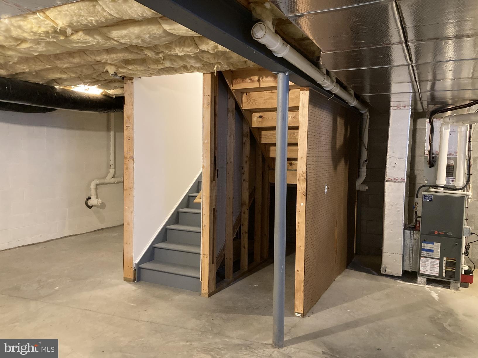 KISSEL HILL COMMONS - Residential