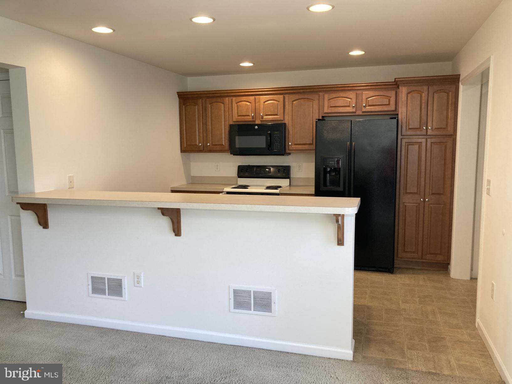 KISSEL HILL COMMONS - Residential