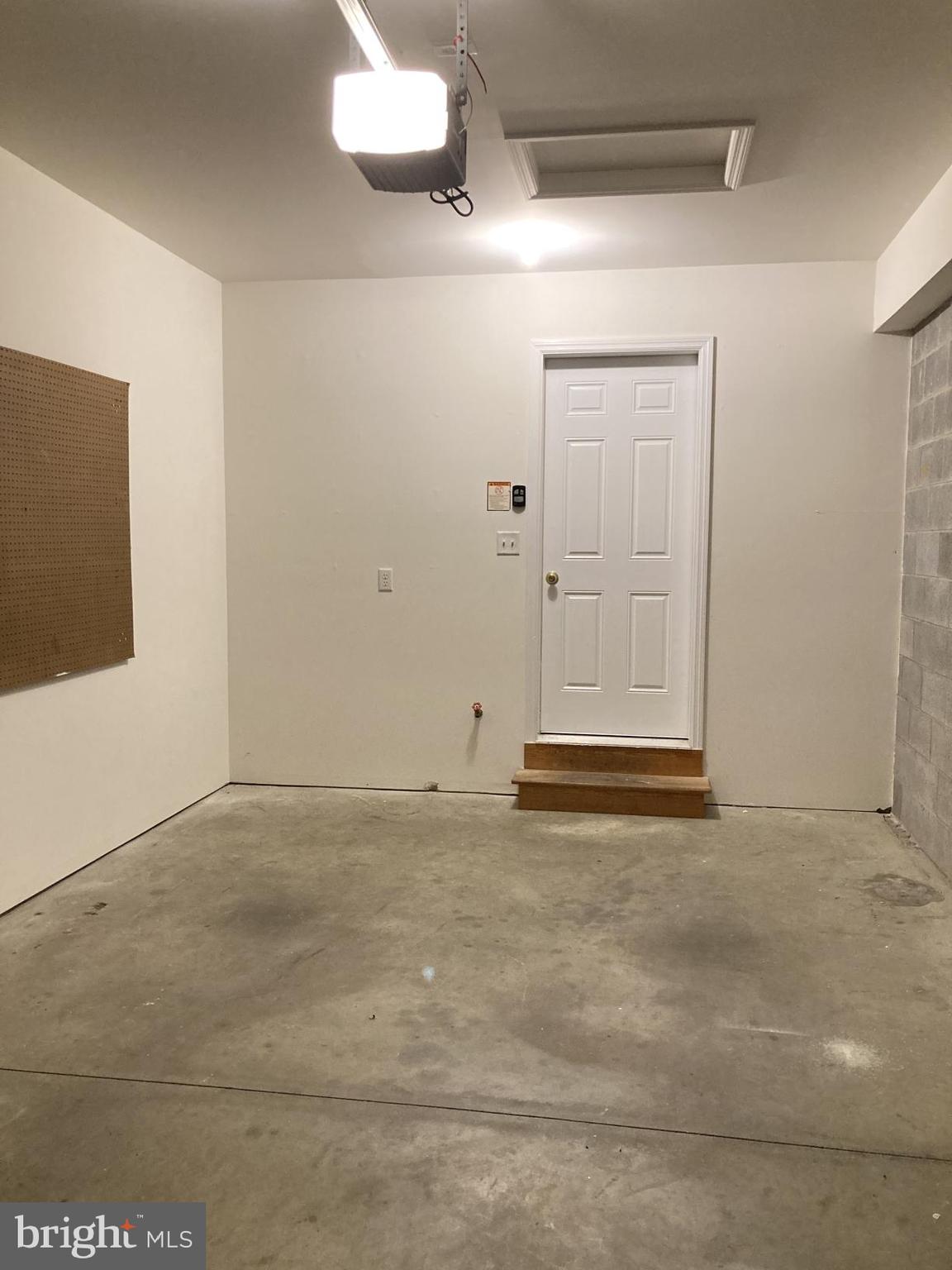 KISSEL HILL COMMONS - Residential