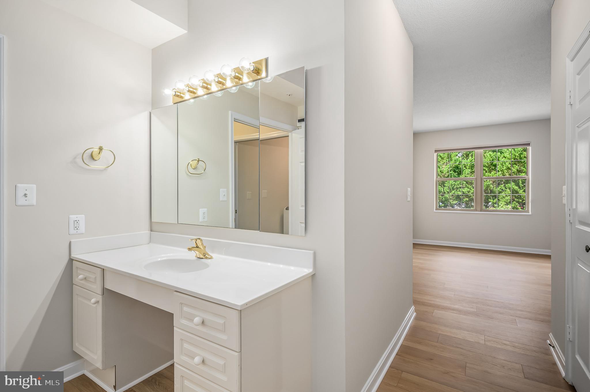 MAGNOLIAS AT LANSDOWNE WOODS - Residential