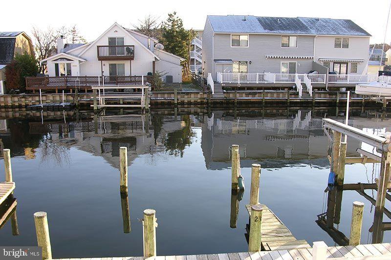 201 S HERON DRIVE B16