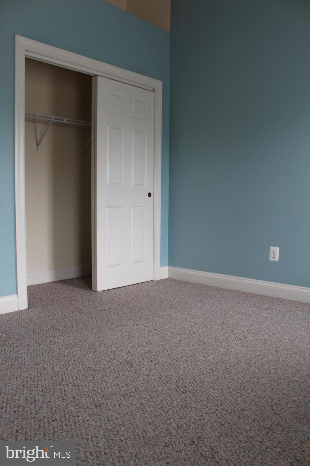 RIDGE TOP - Residential Lease