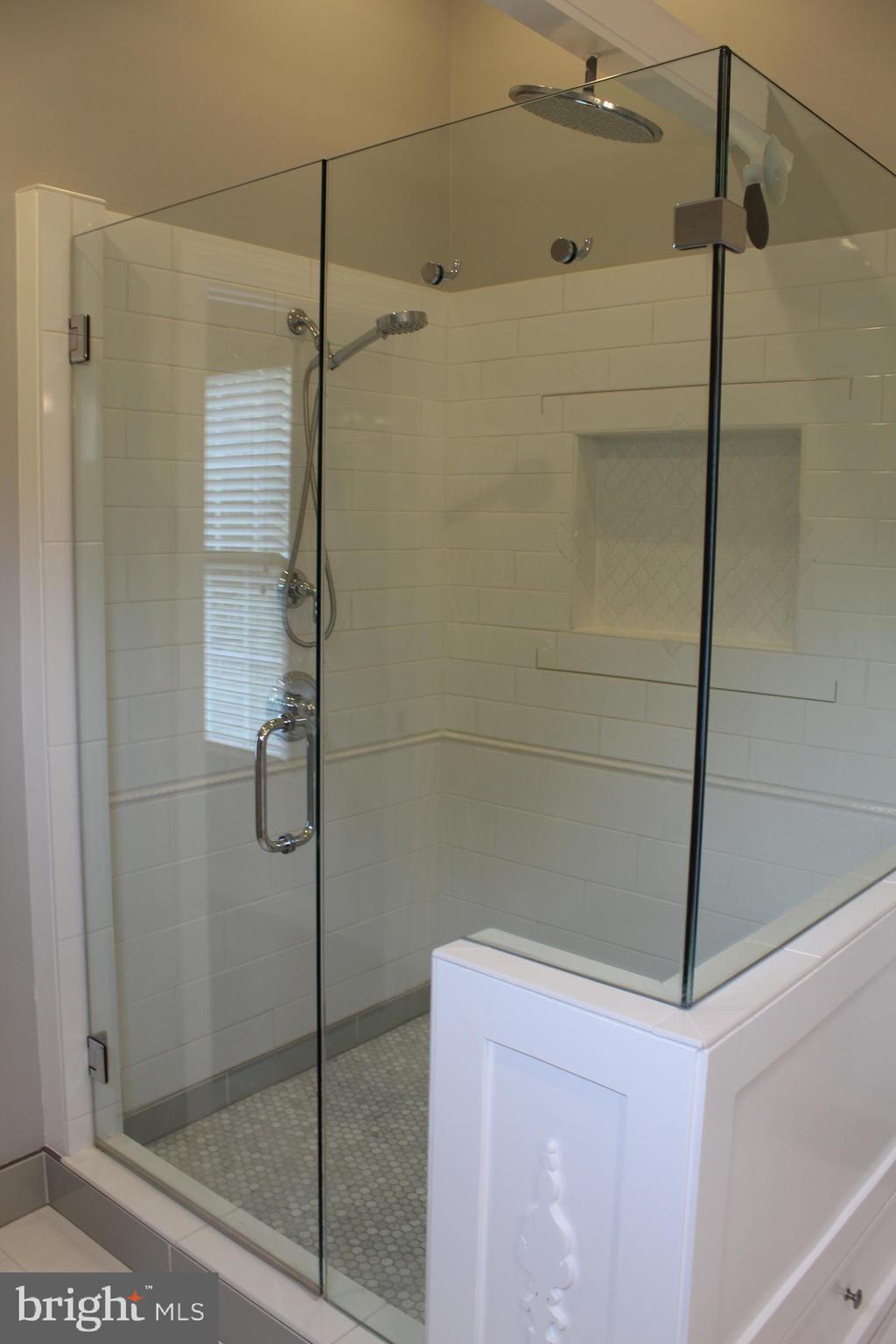 RIDGE TOP - Residential Lease