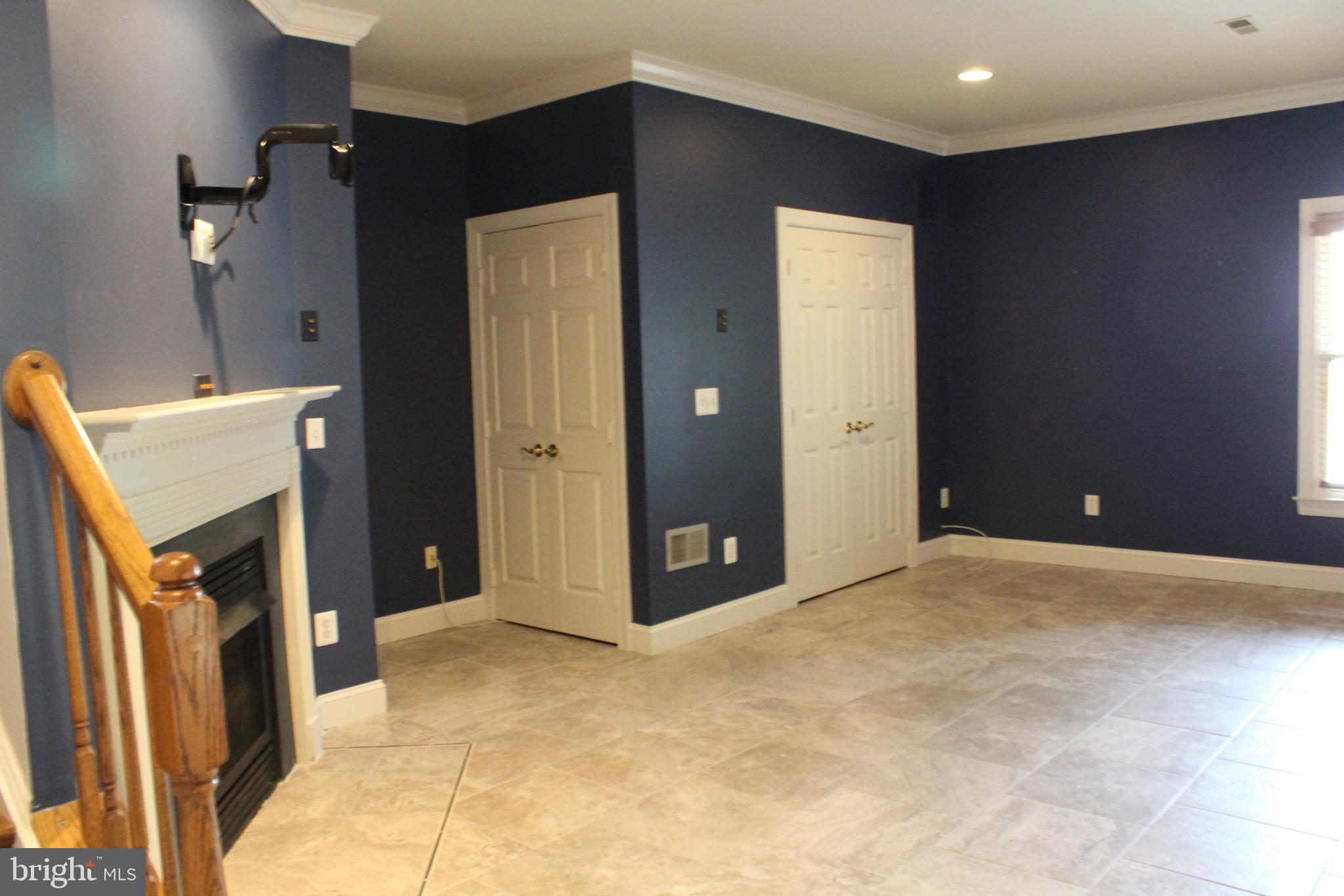 RIDGE TOP - Residential Lease