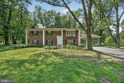 Photo of 4105 Lee Ln, WHITE PLAINS, MD 20695 (MLS # MDCH2053864)