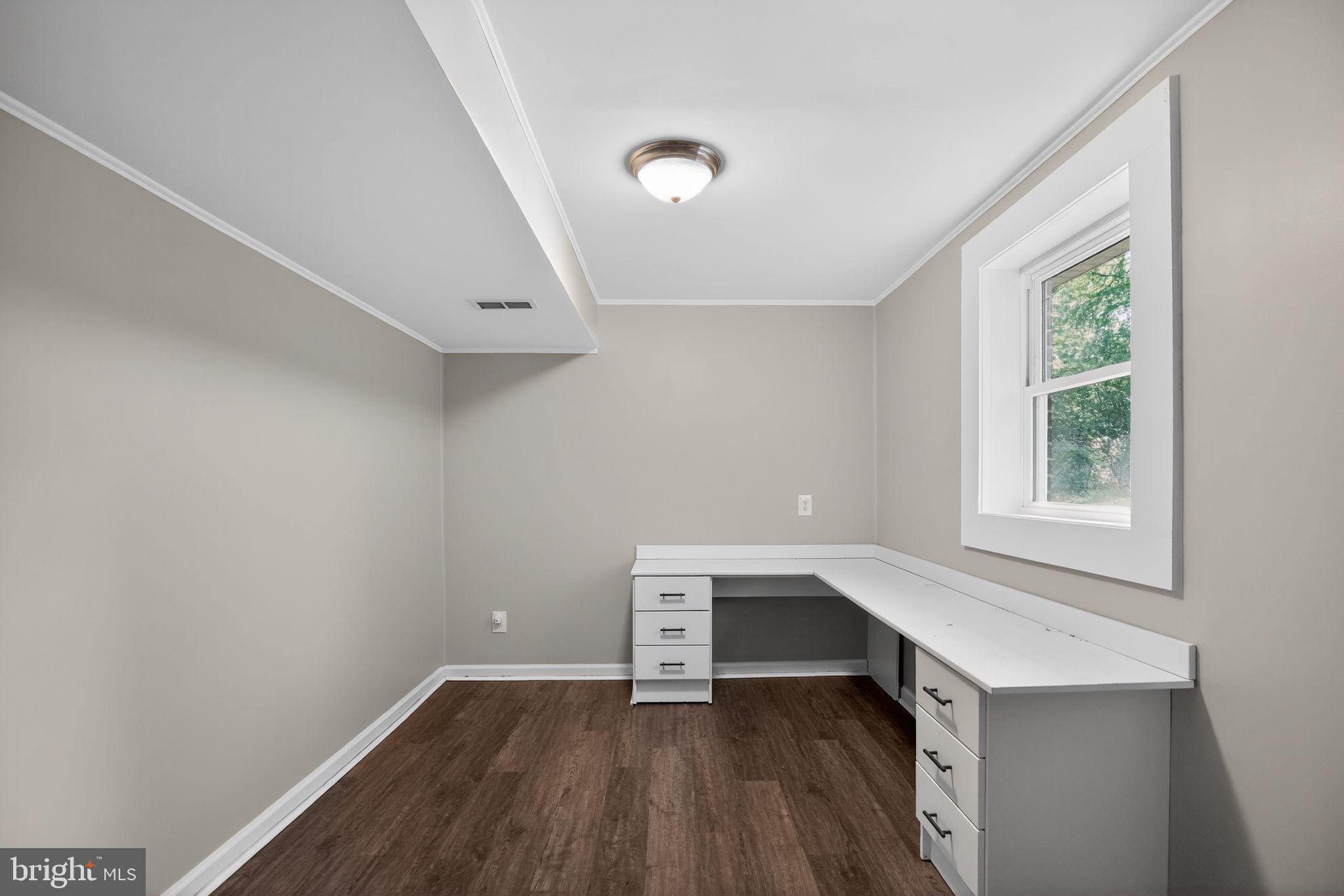 ROBIE MANOR - Residential