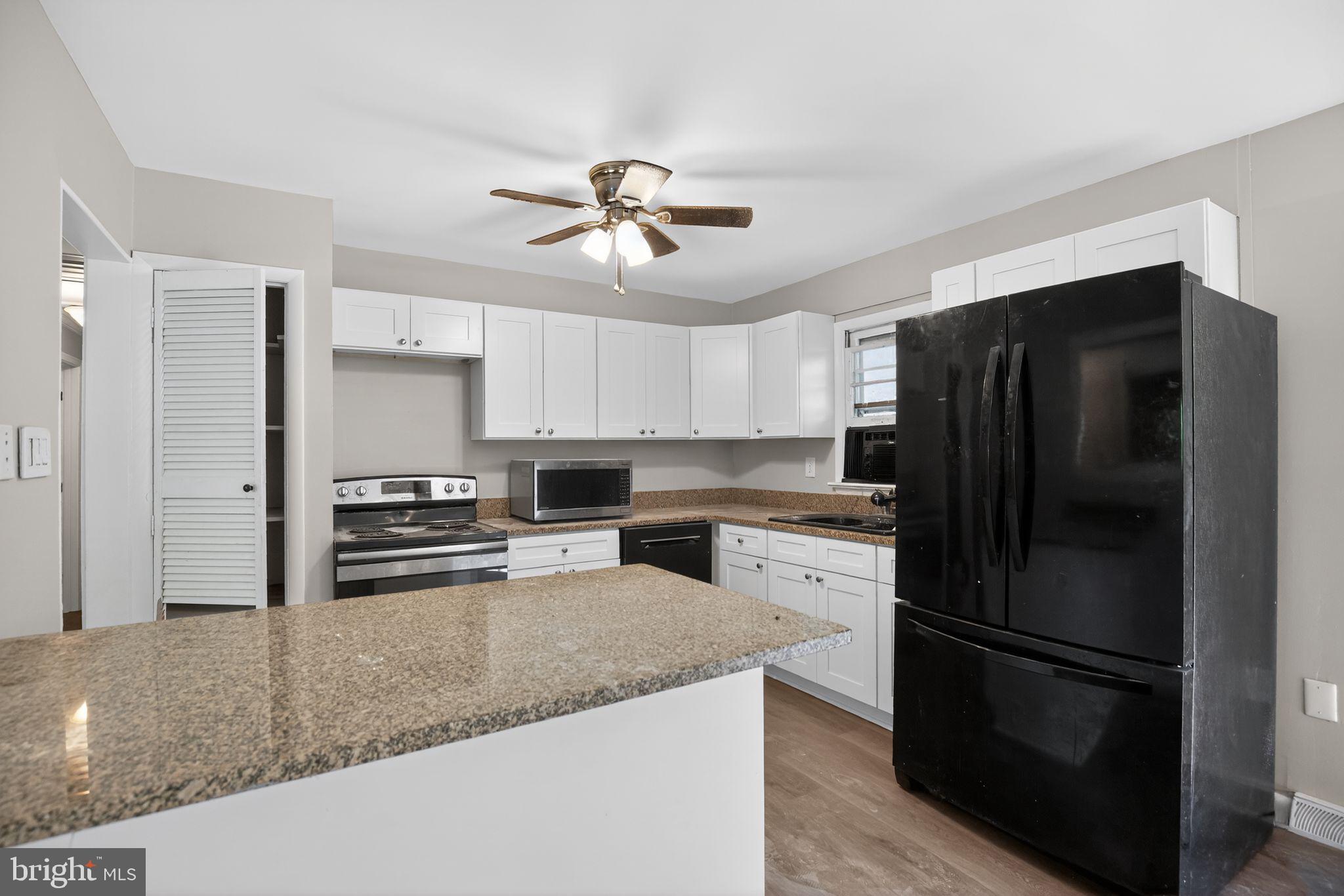 ROBIE MANOR - Residential