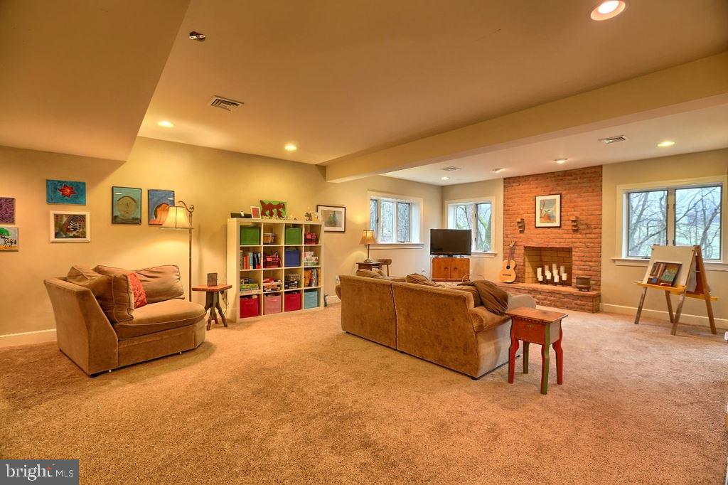 THE PINES - Residential