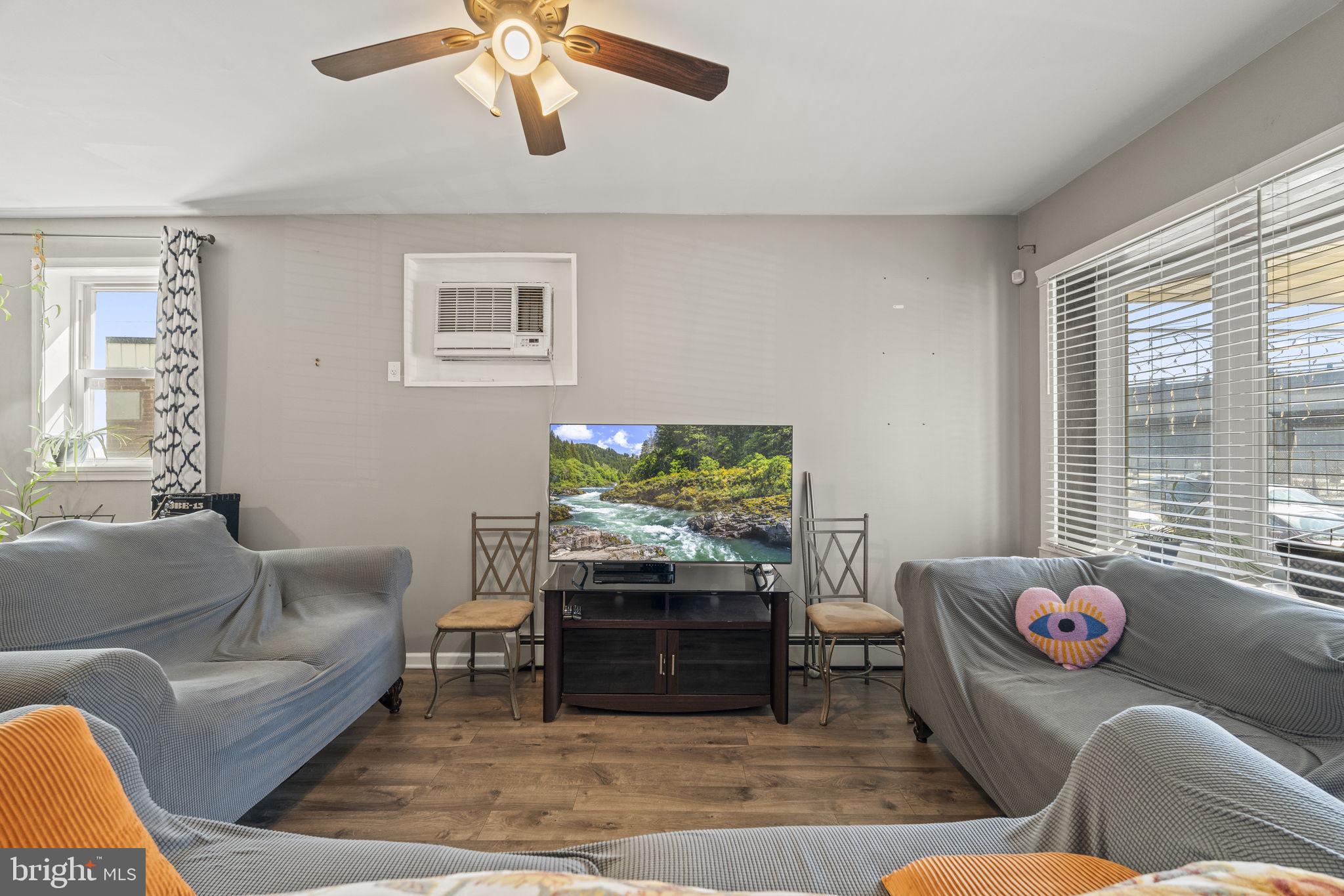 BRIDESBURG - Residential