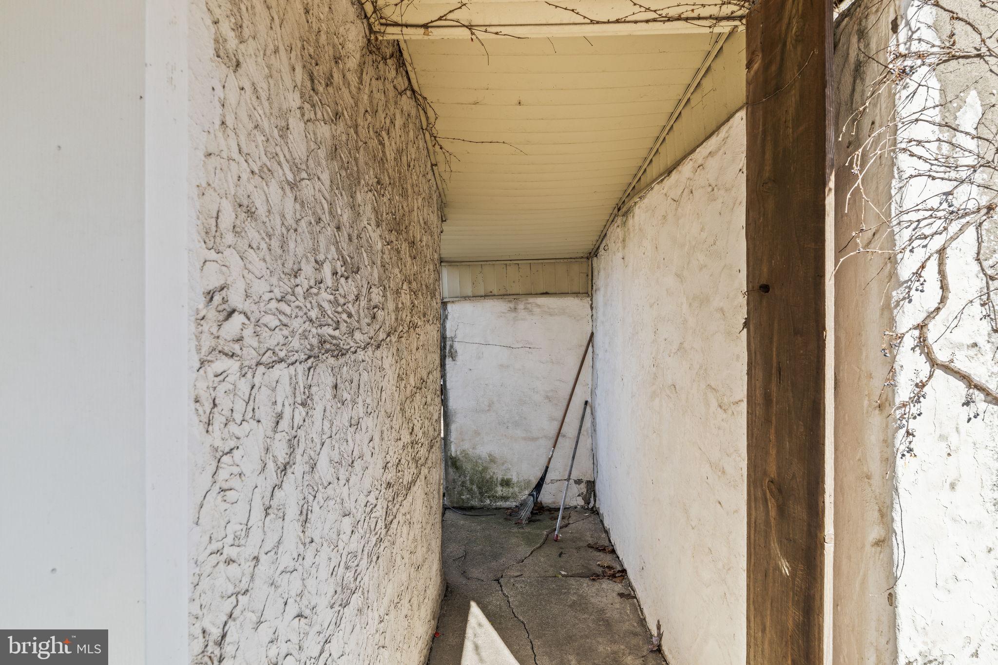 BRIDESBURG - Residential