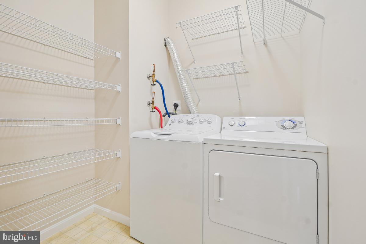 LEISURE WORLD - Residential