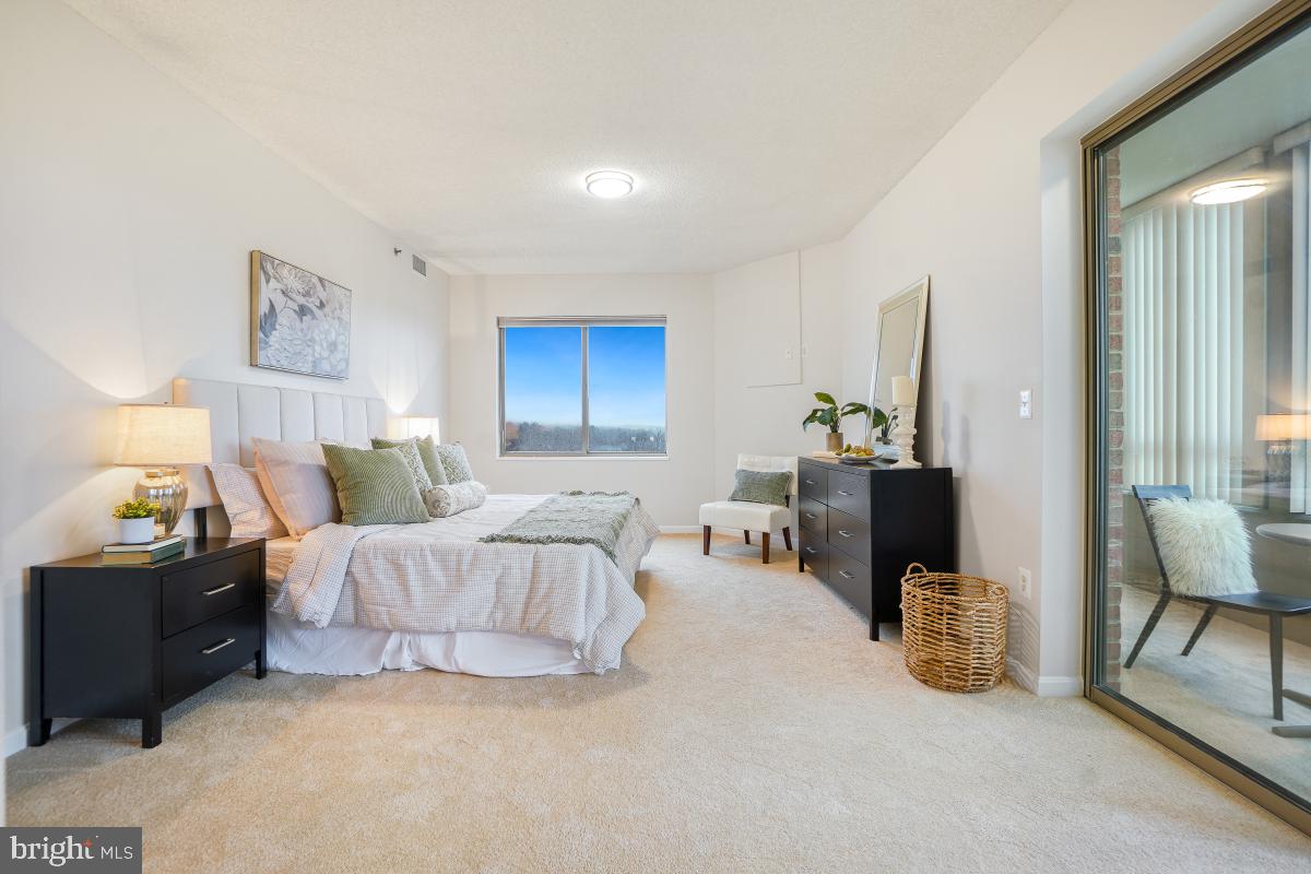 LEISURE WORLD - Residential