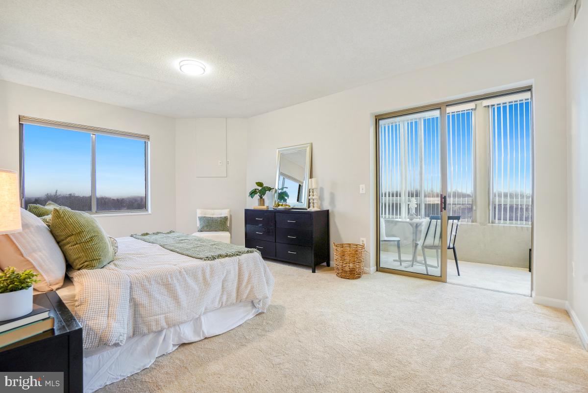 LEISURE WORLD - Residential