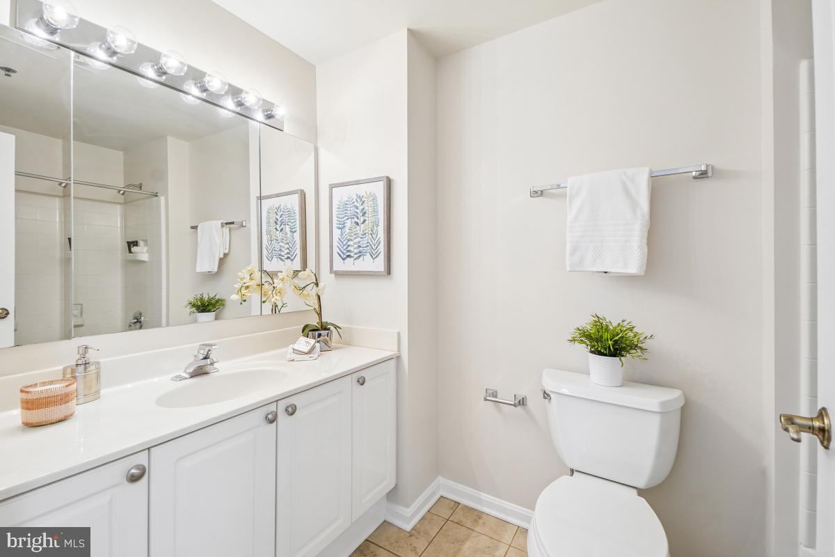 LEISURE WORLD - Residential