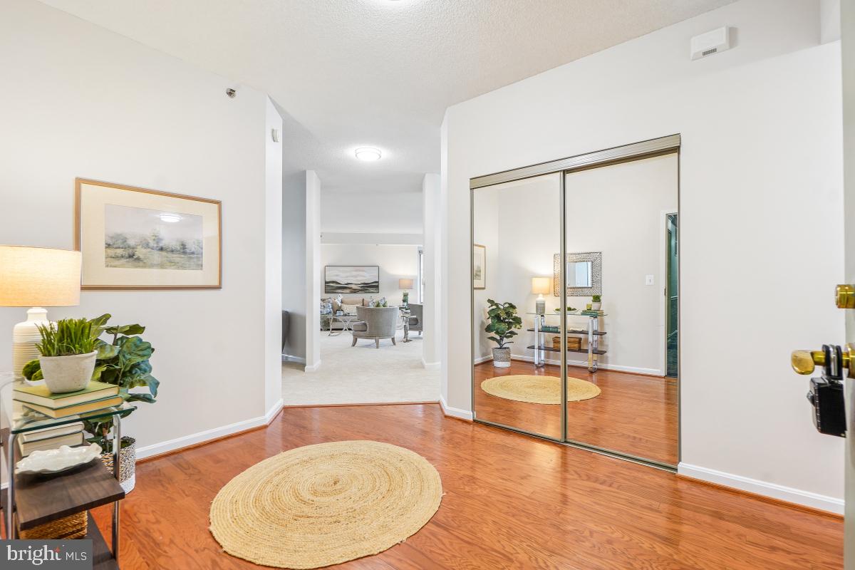 LEISURE WORLD - Residential