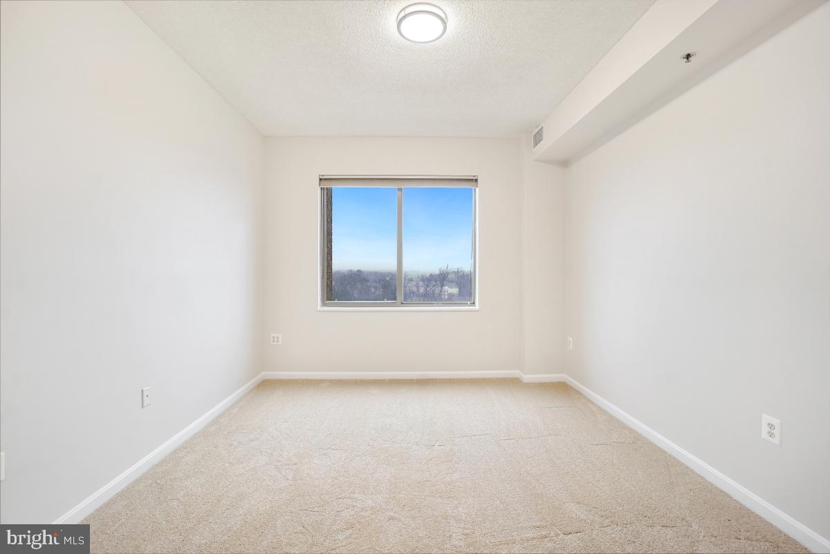 LEISURE WORLD - Residential