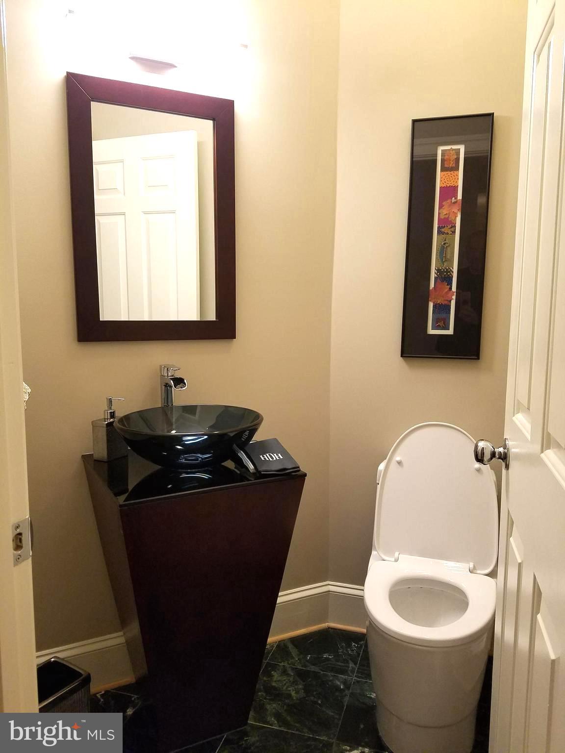 MAYFAIR OF MCLEAN - Residential Lease