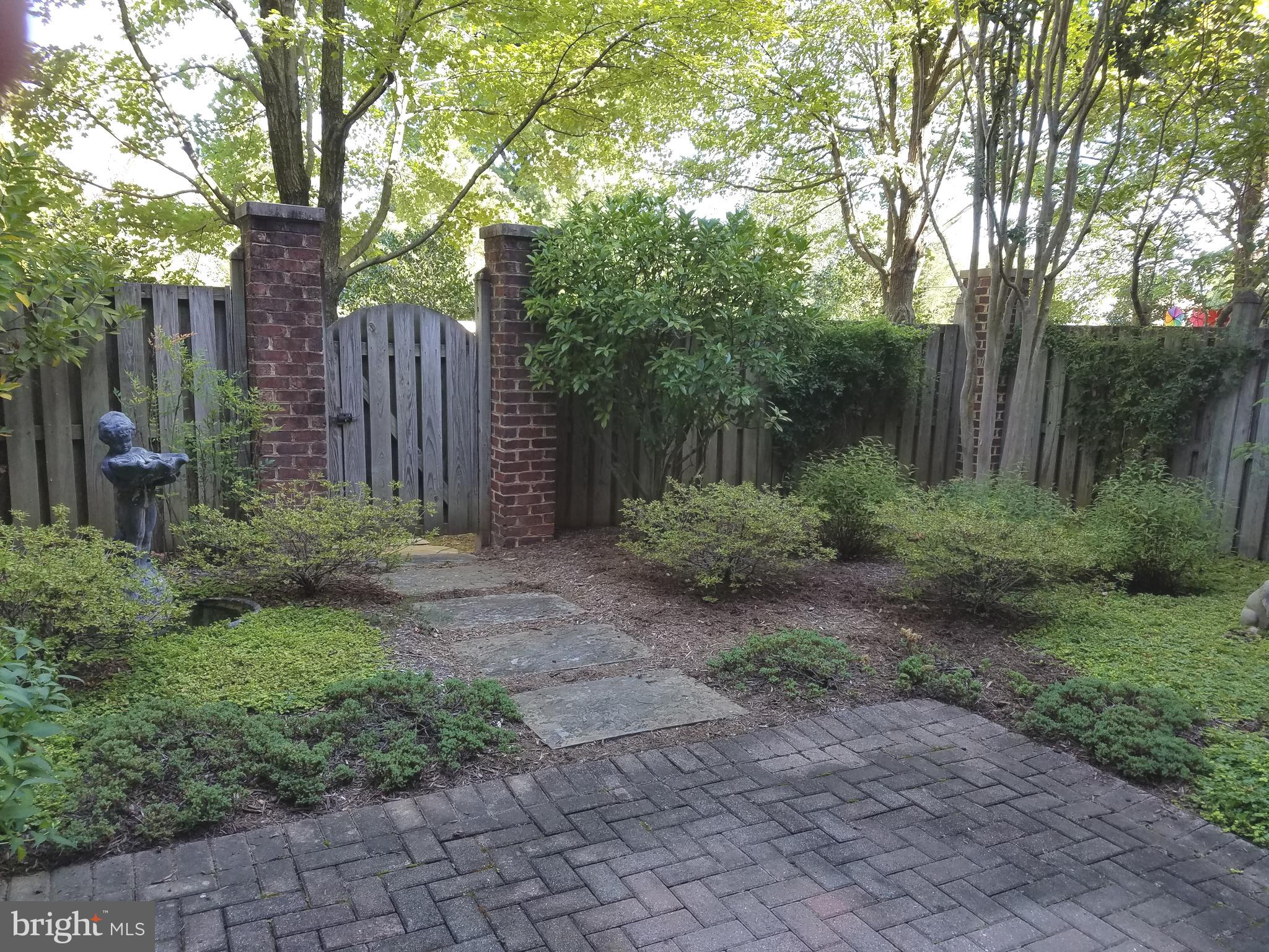 MAYFAIR OF MCLEAN - Residential Lease