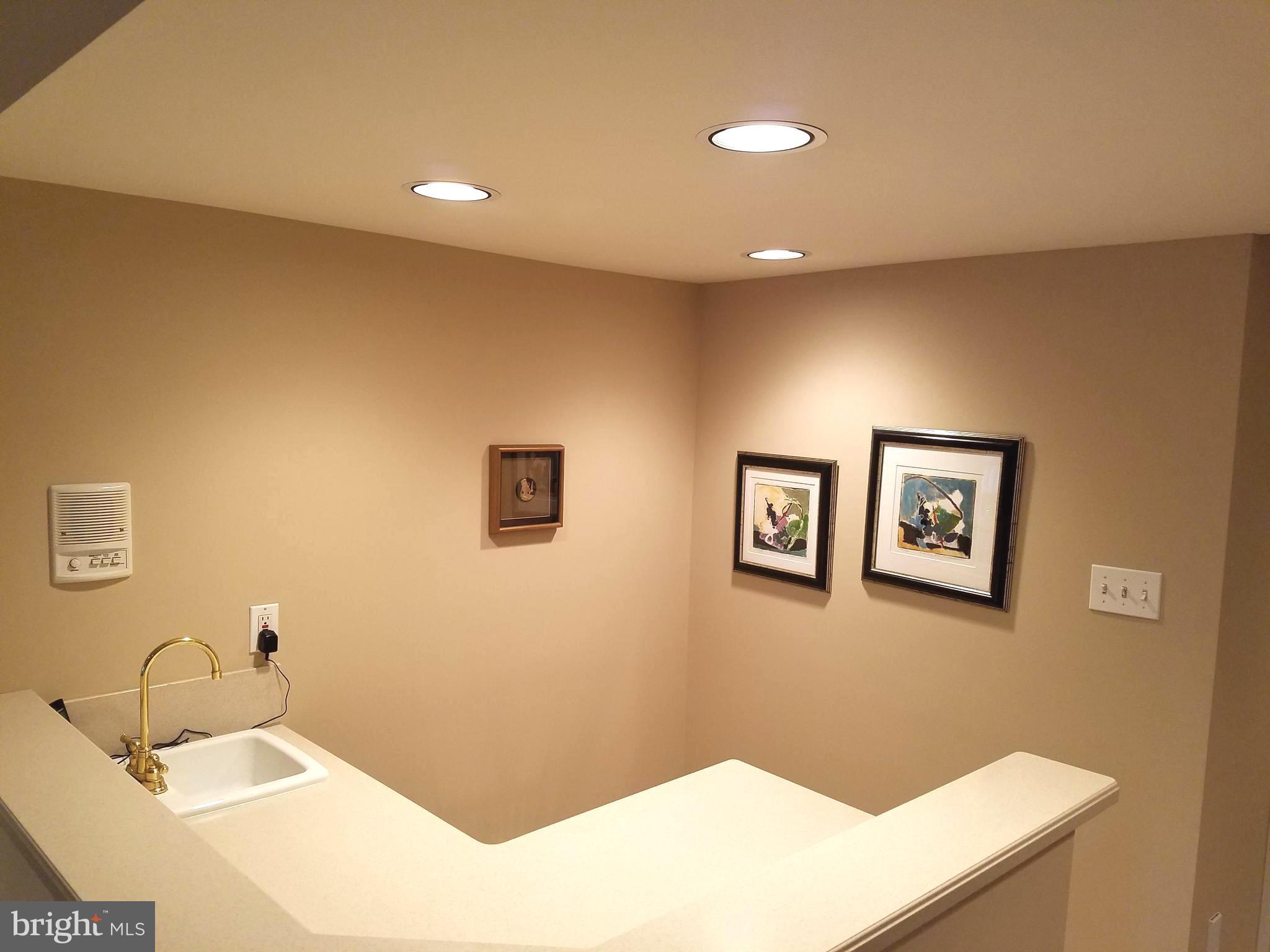 MAYFAIR OF MCLEAN - Residential Lease