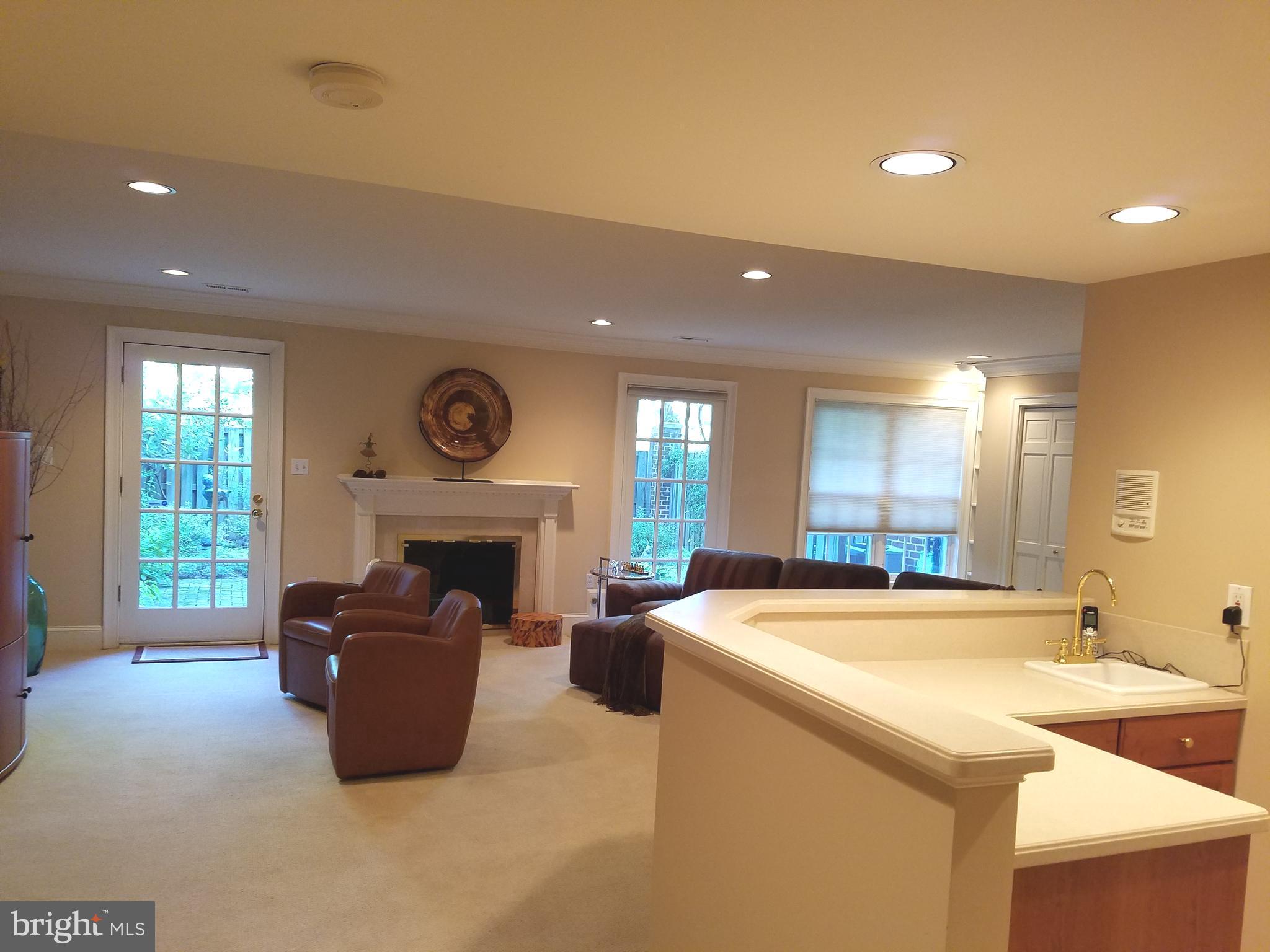 MAYFAIR OF MCLEAN - Residential Lease