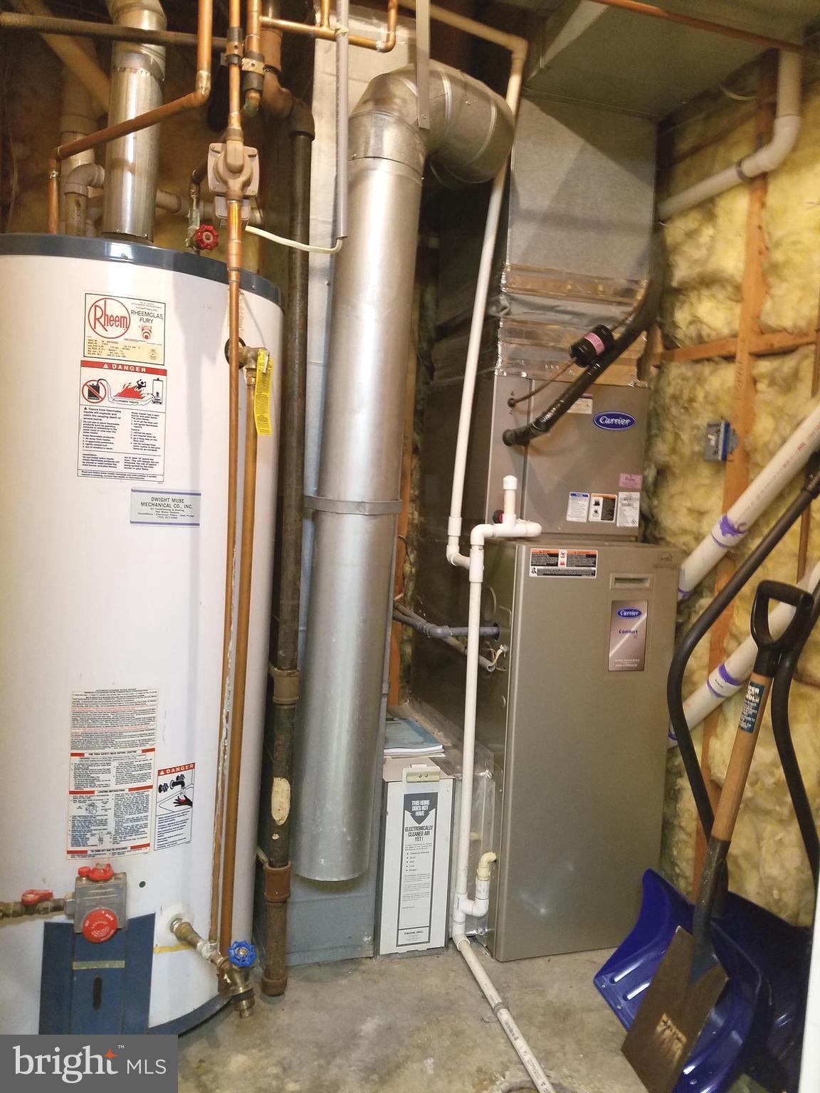 MAYFAIR OF MCLEAN - Residential Lease