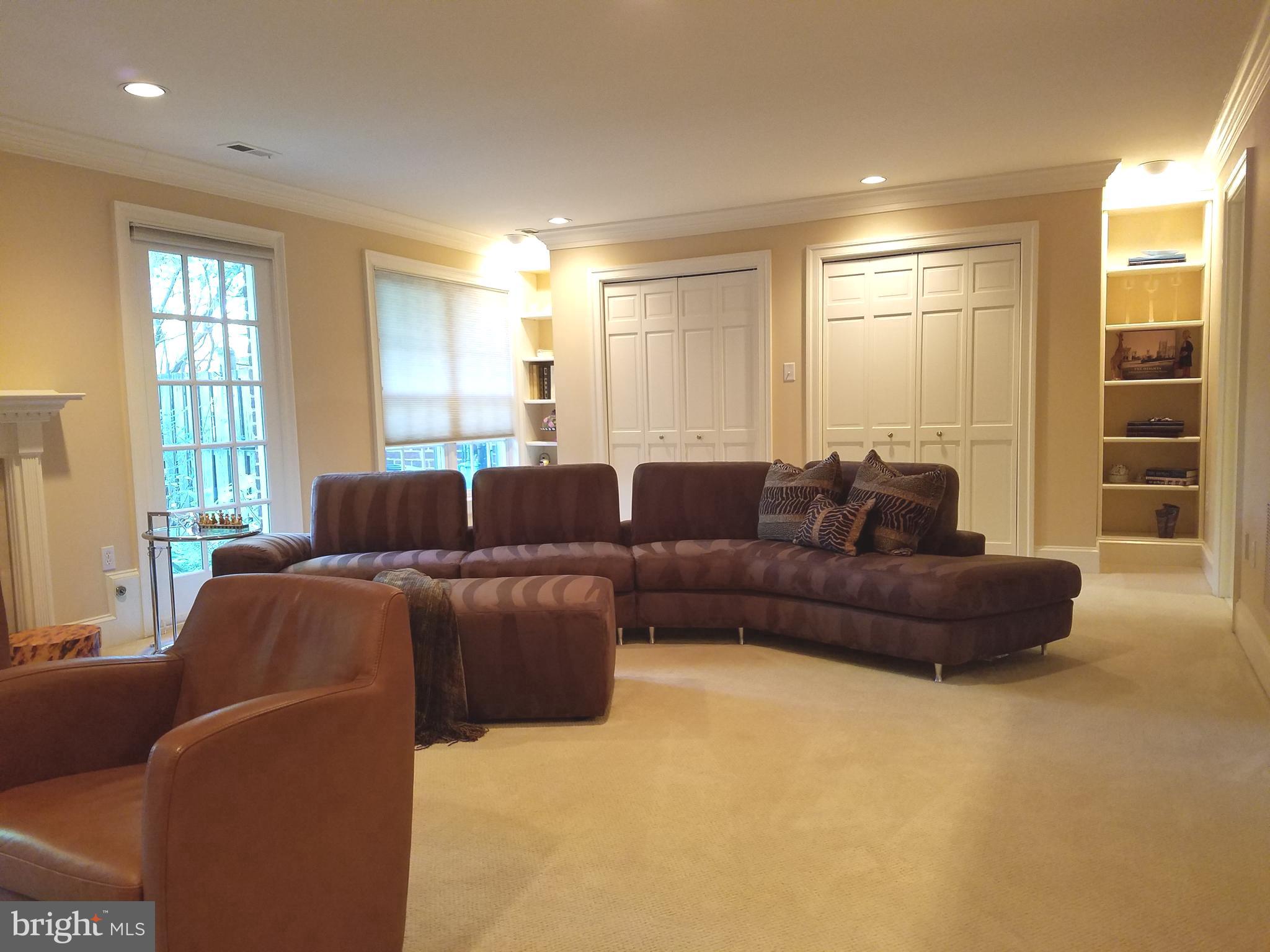 MAYFAIR OF MCLEAN - Residential Lease