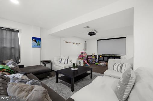 CEDAR TREE - Residential