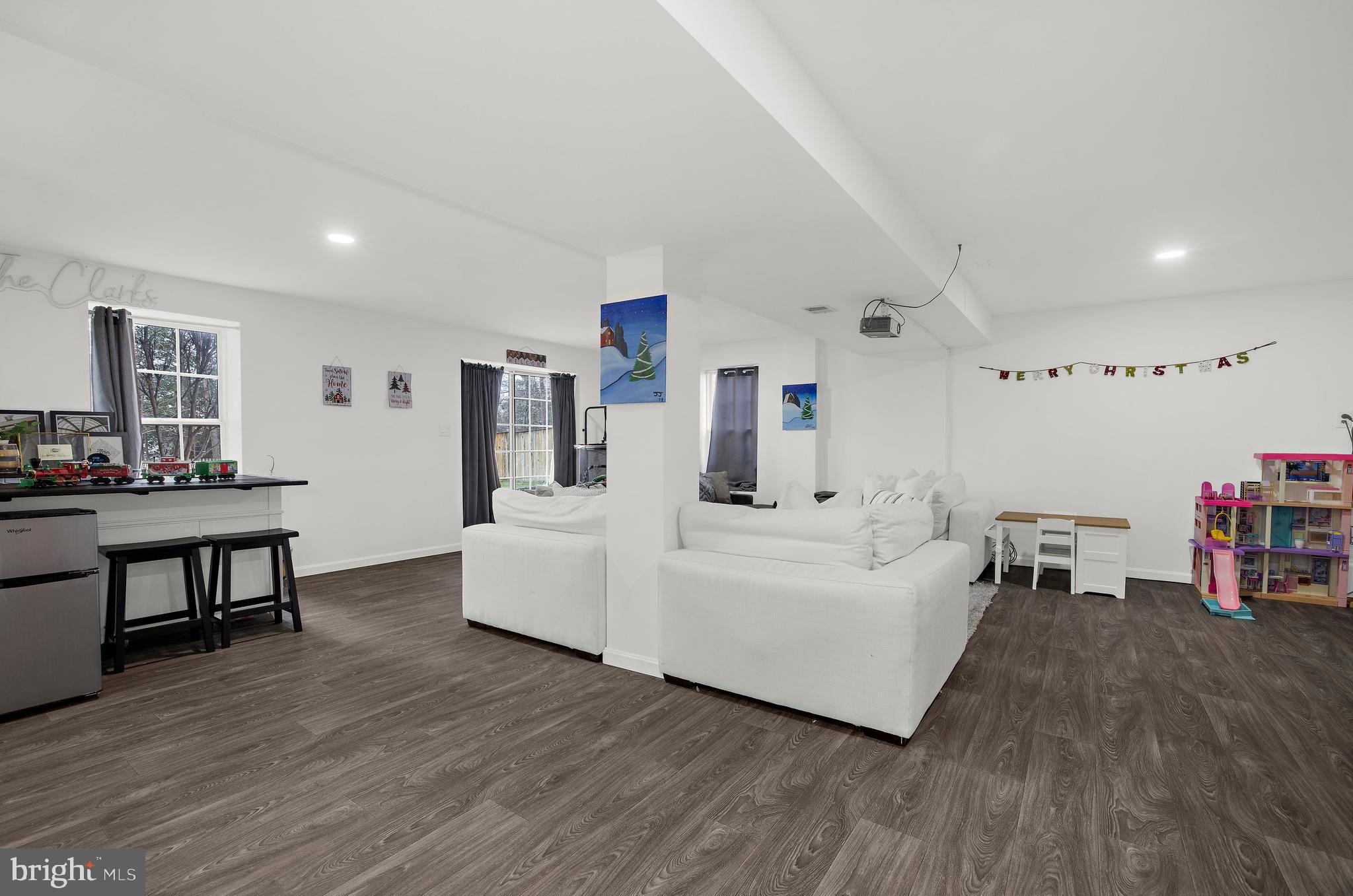 CEDAR TREE - Residential