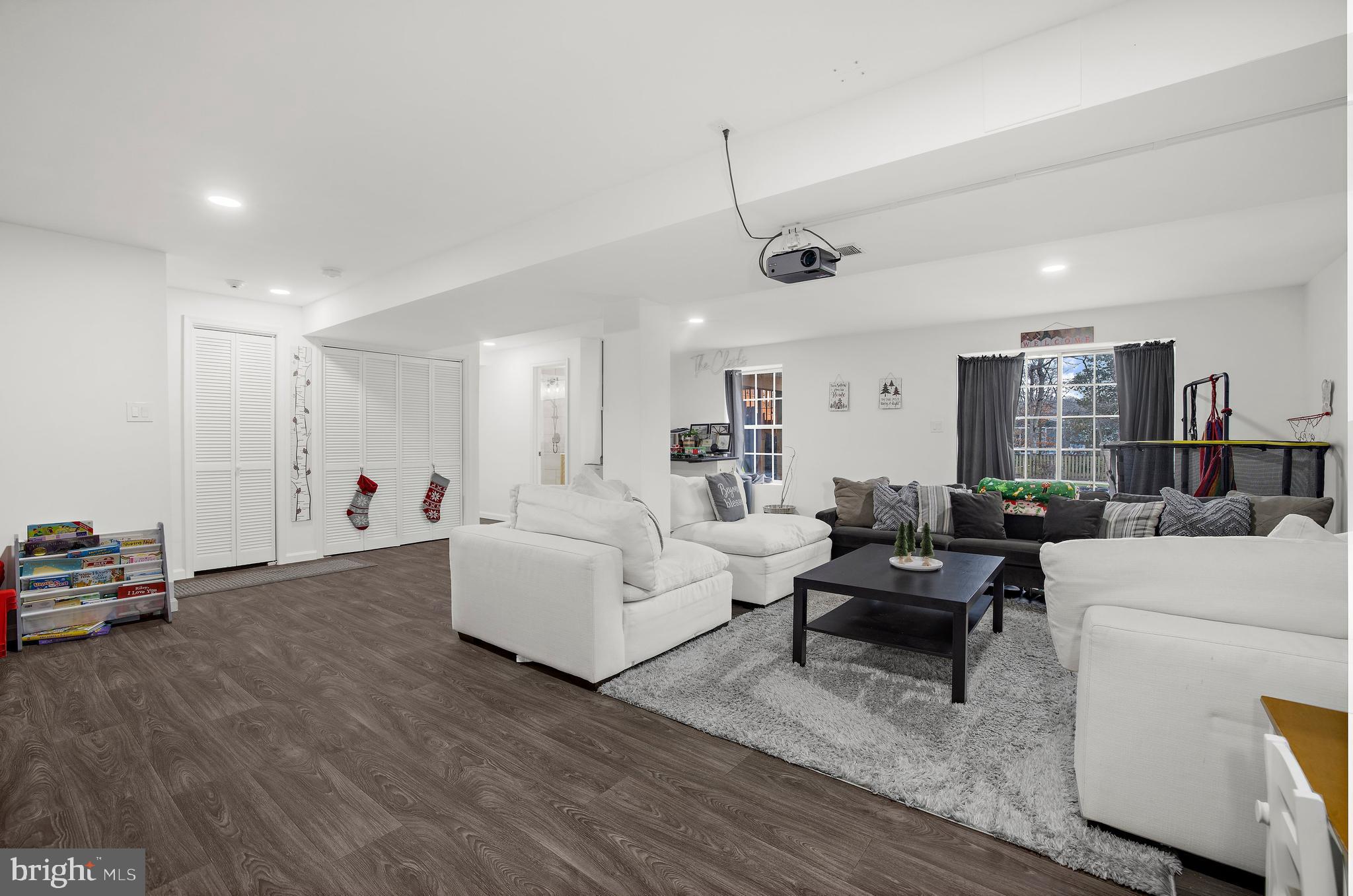 CEDAR TREE - Residential