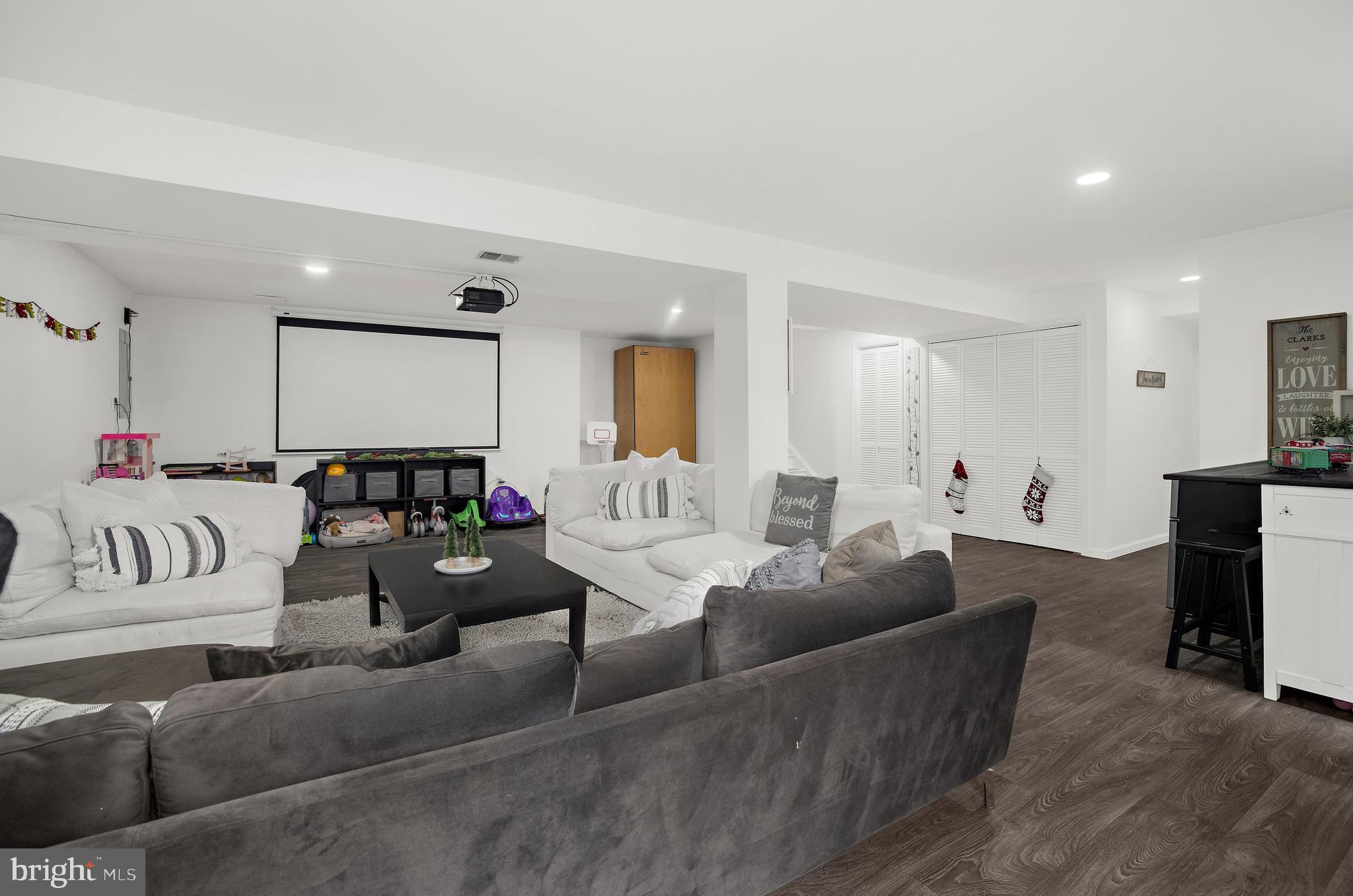 CEDAR TREE - Residential